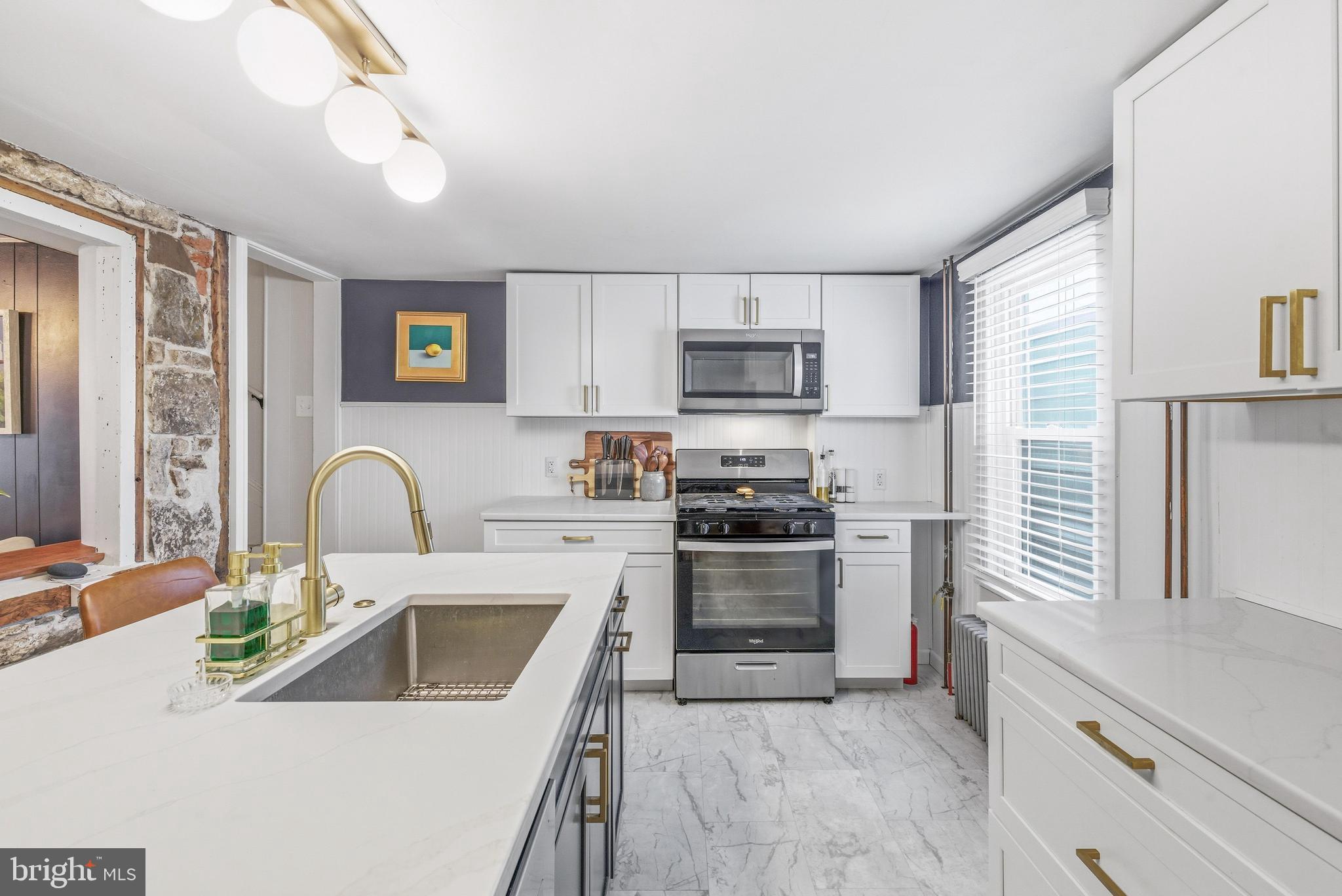 HERITAGE SQUARE - Residential