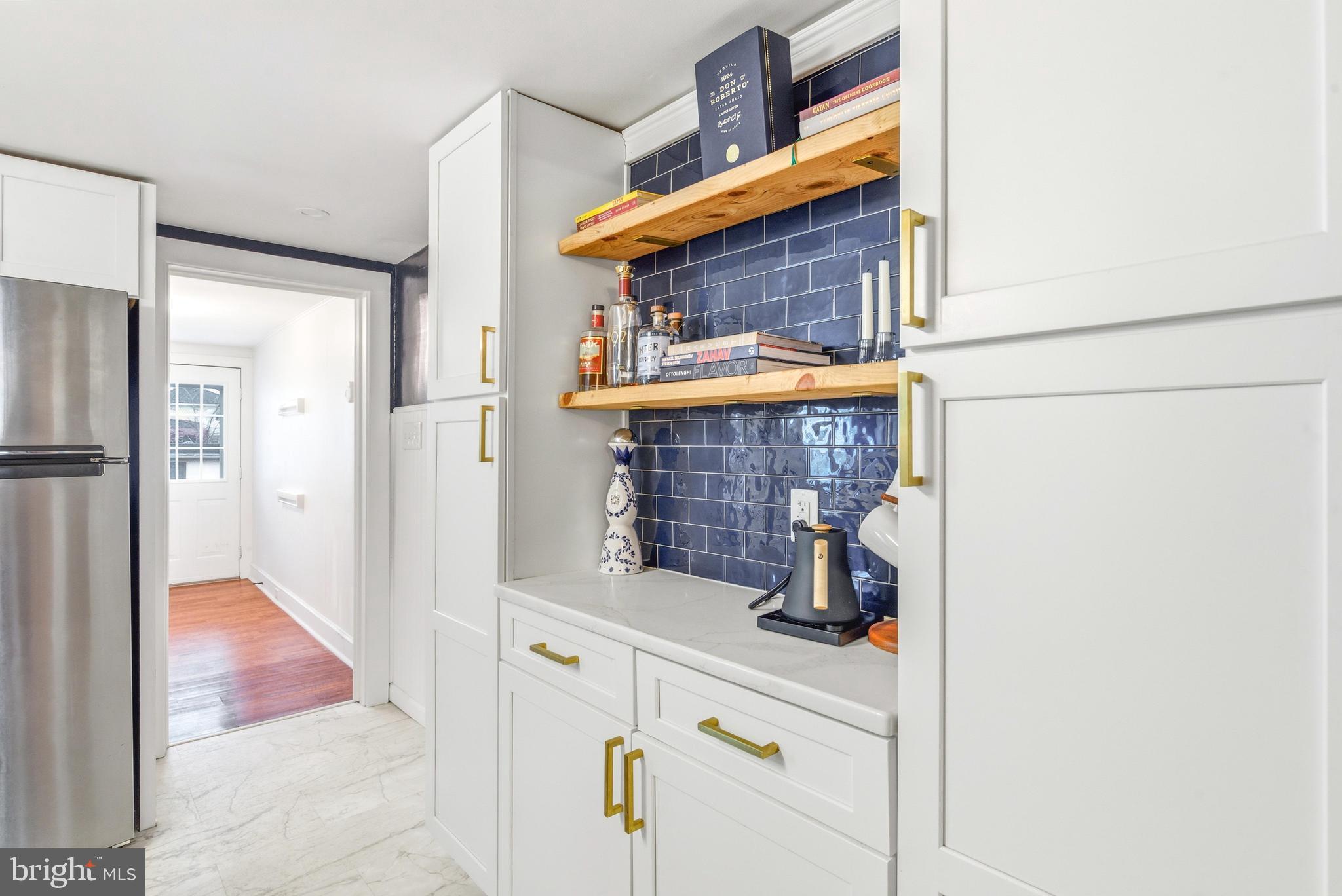 HERITAGE SQUARE - Residential