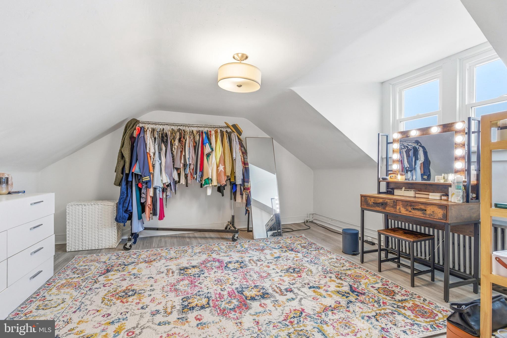 HERITAGE SQUARE - Residential