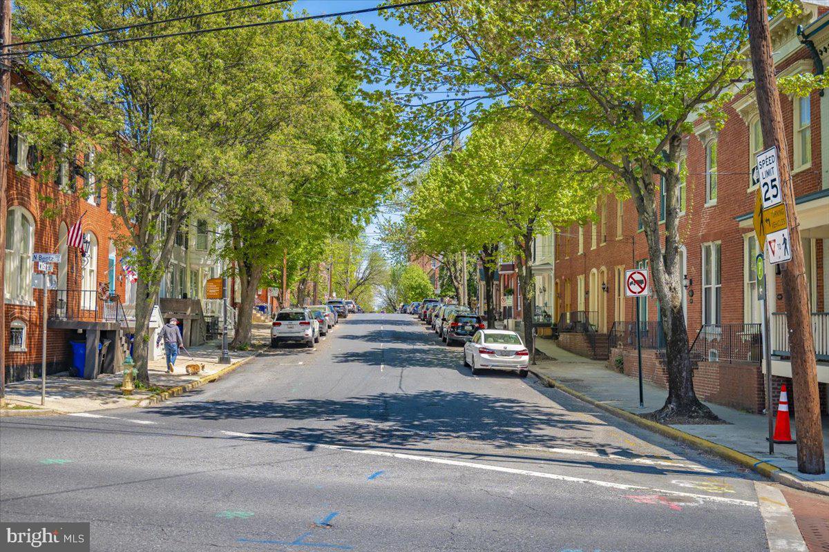 LAFAYETTE SQUARE - Residential