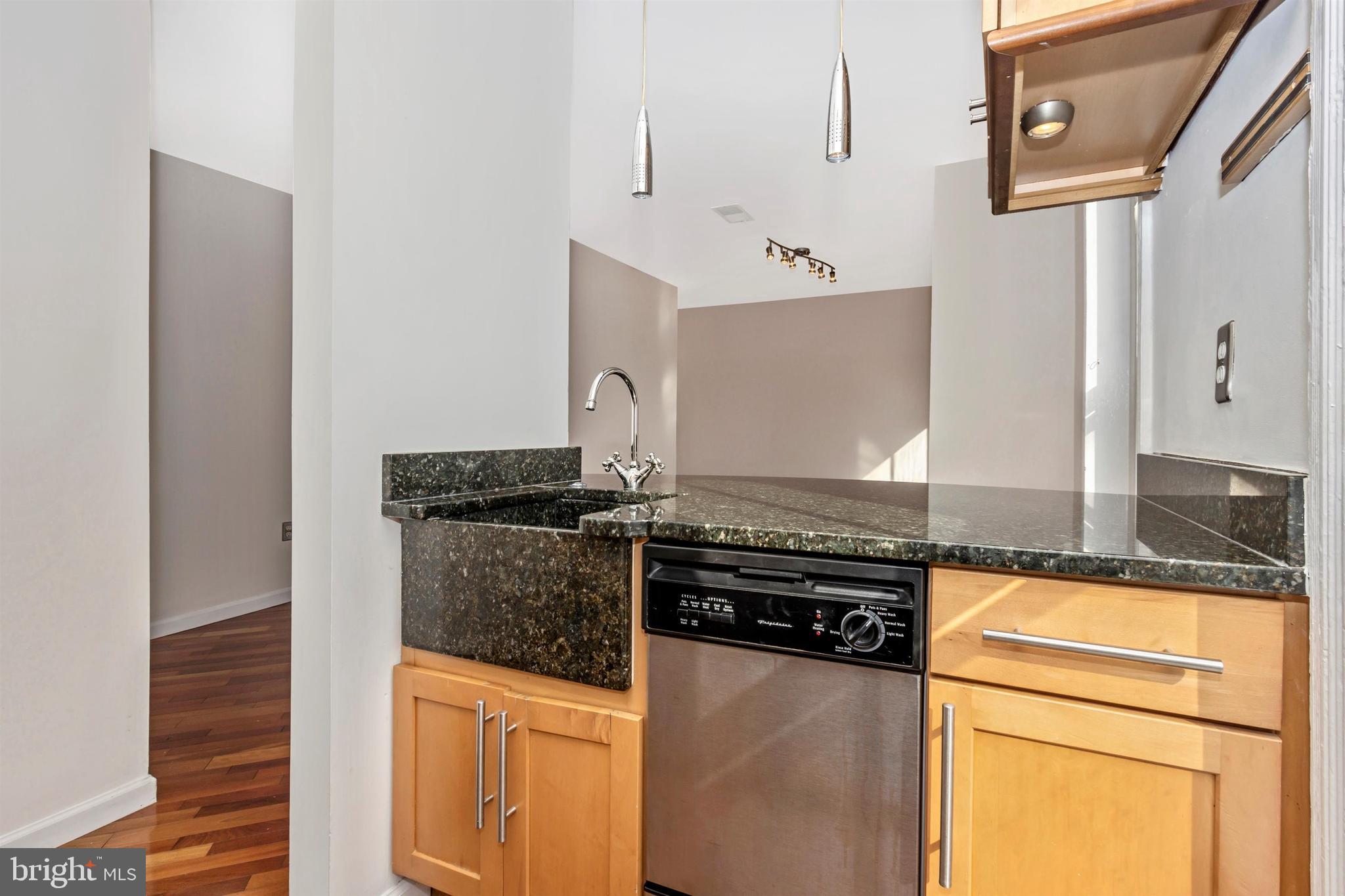 LAFAYETTE SQUARE - Residential