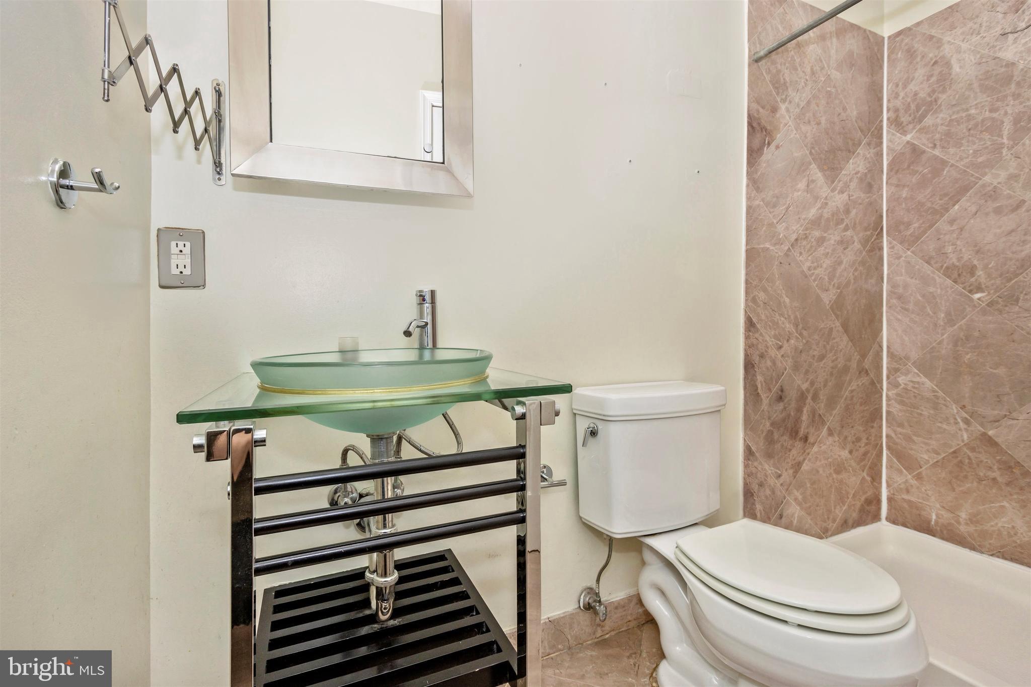 LAFAYETTE SQUARE - Residential