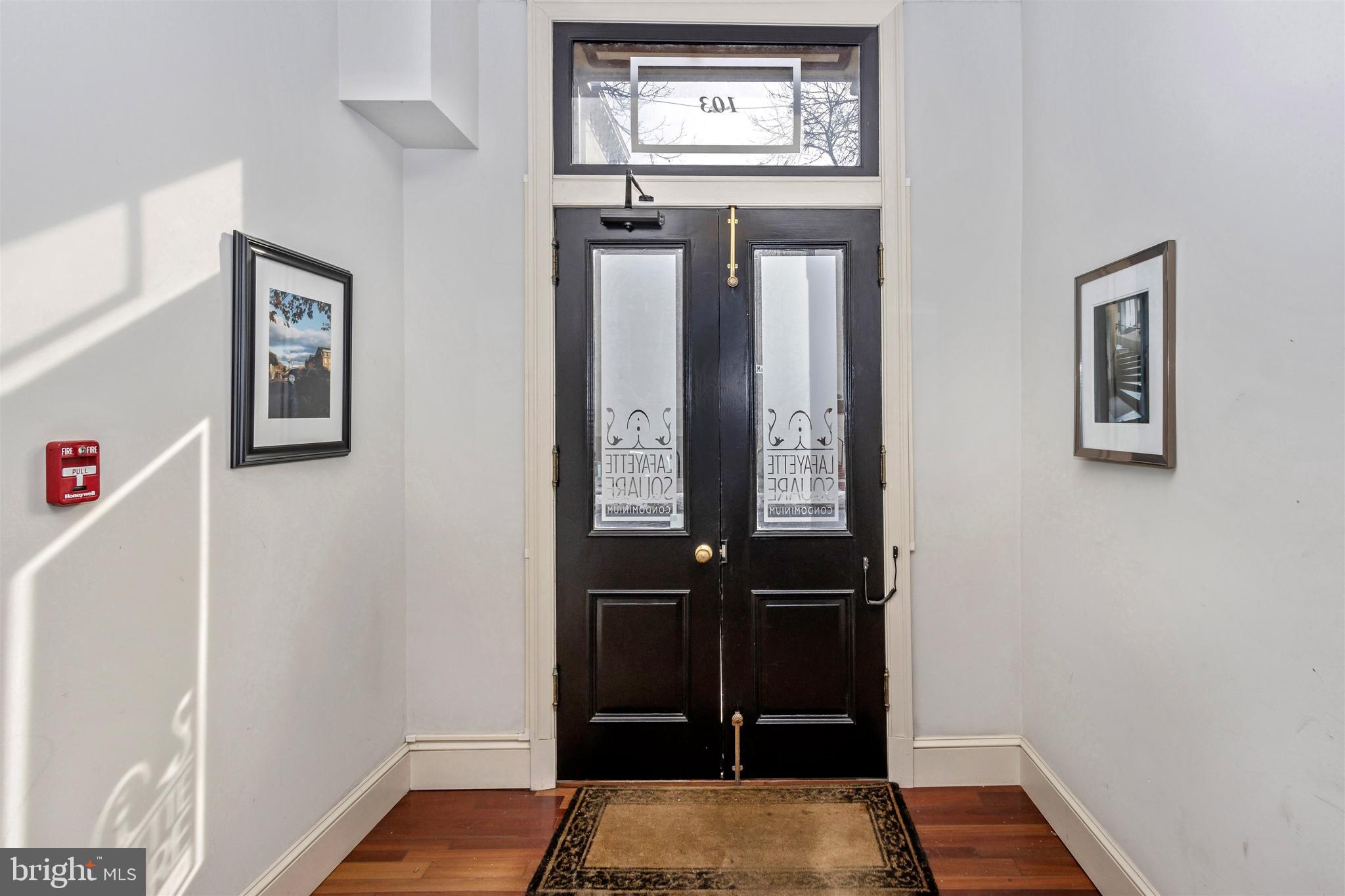 LAFAYETTE SQUARE - Residential