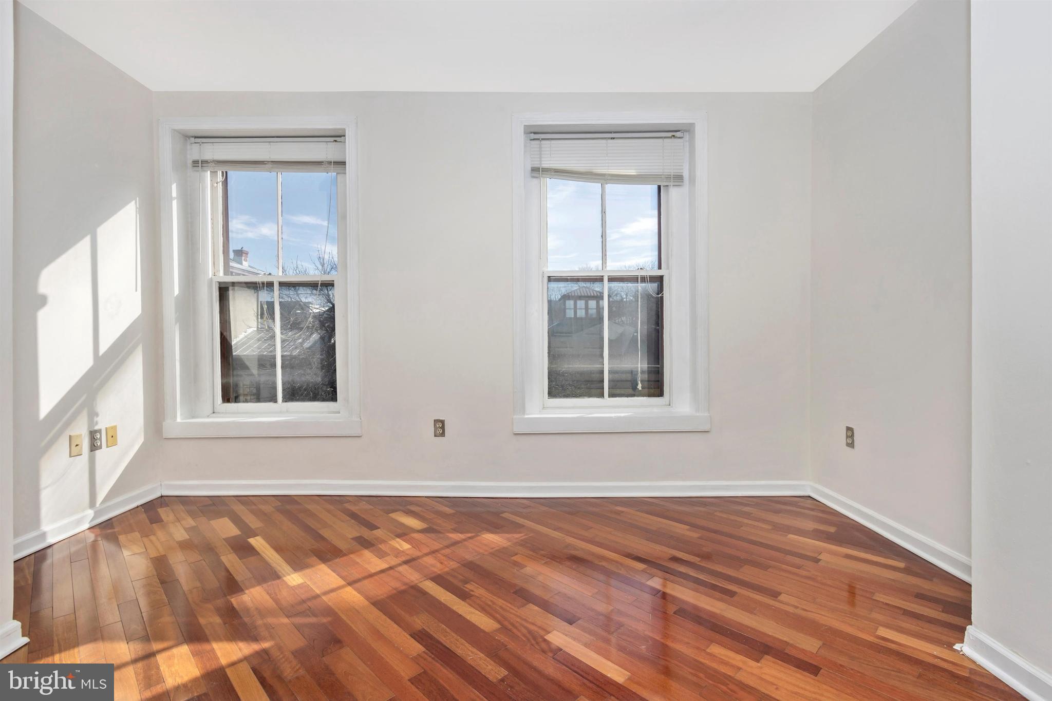 LAFAYETTE SQUARE - Residential