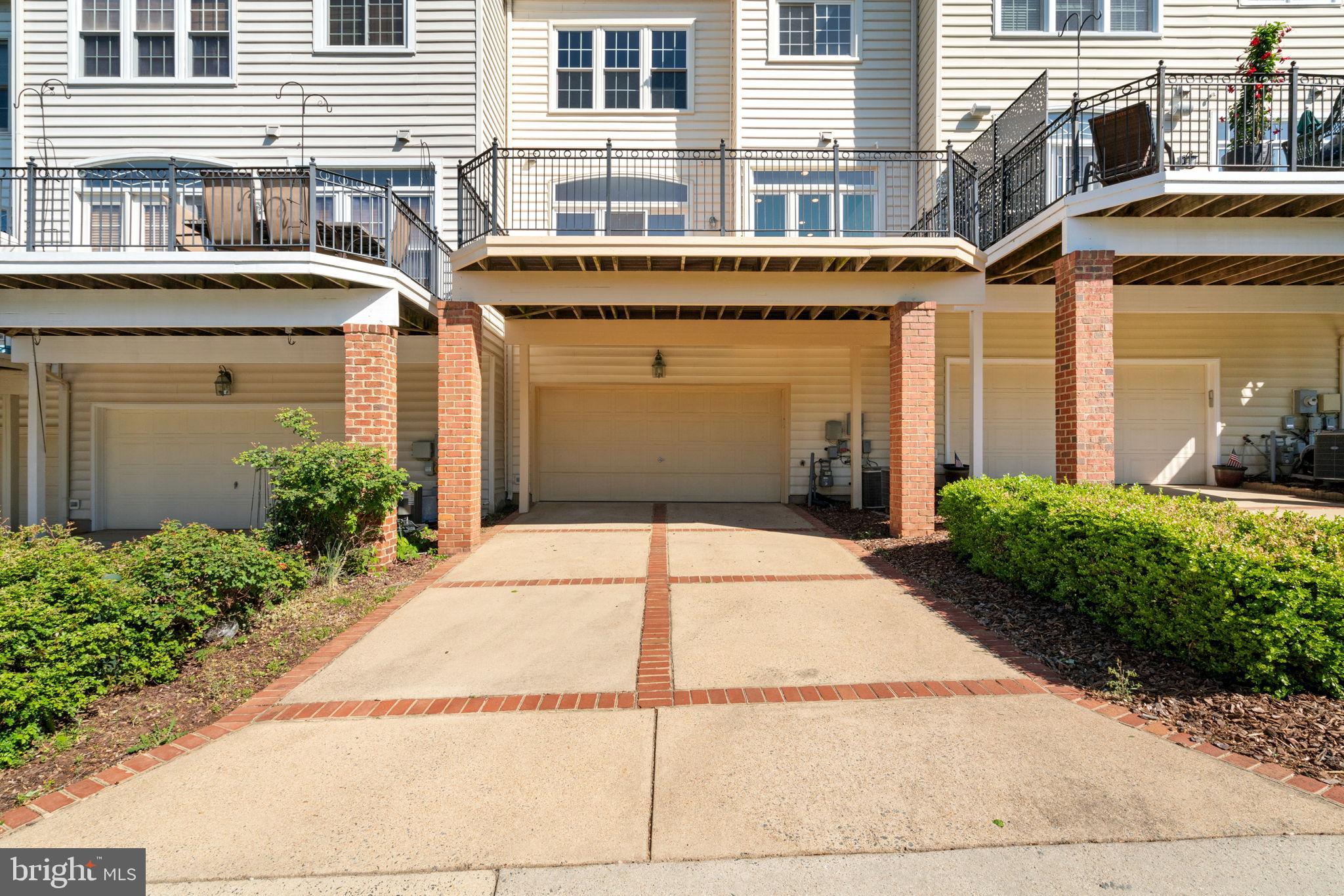 RIVER CREEK - Residential