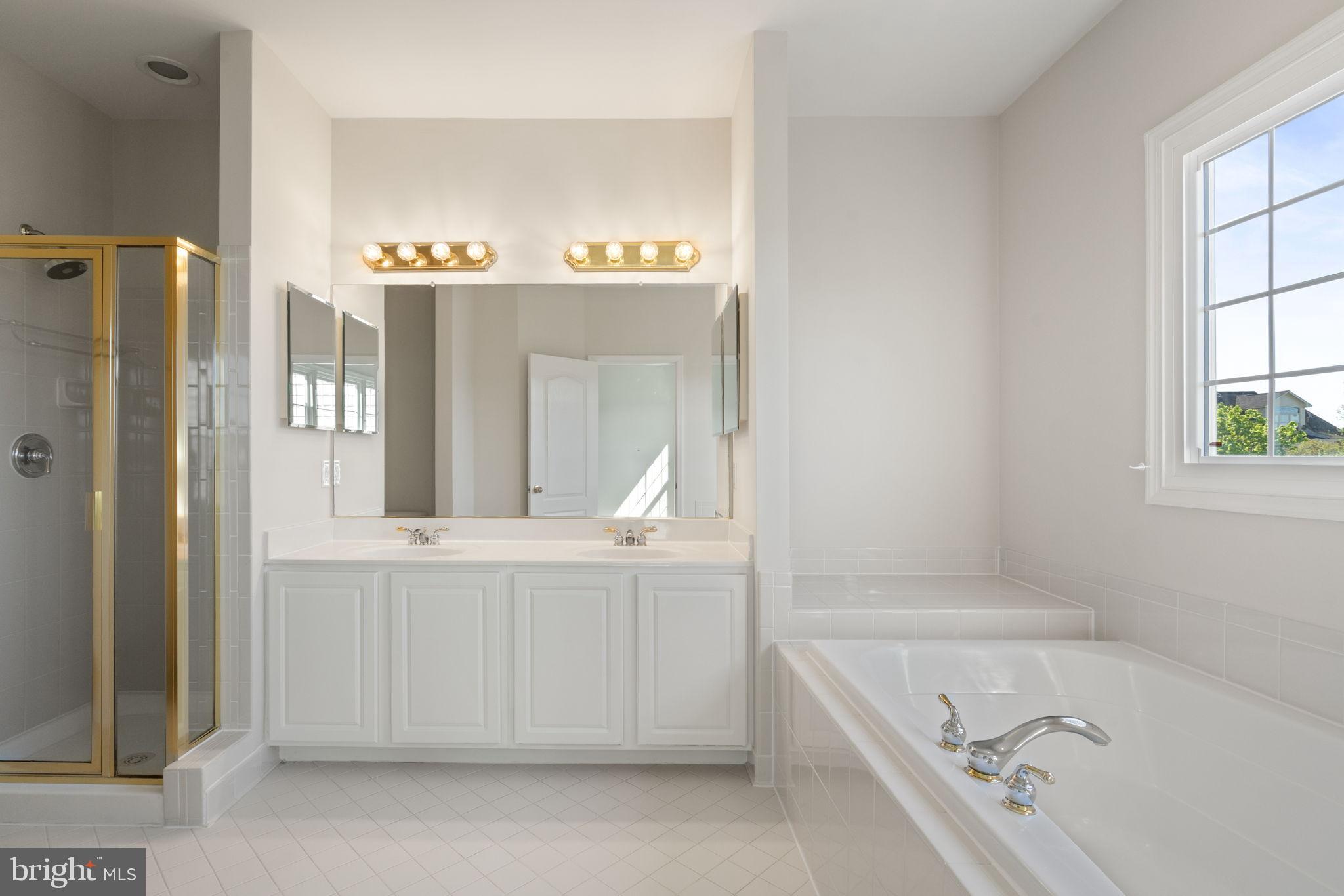 RIVER CREEK - Residential