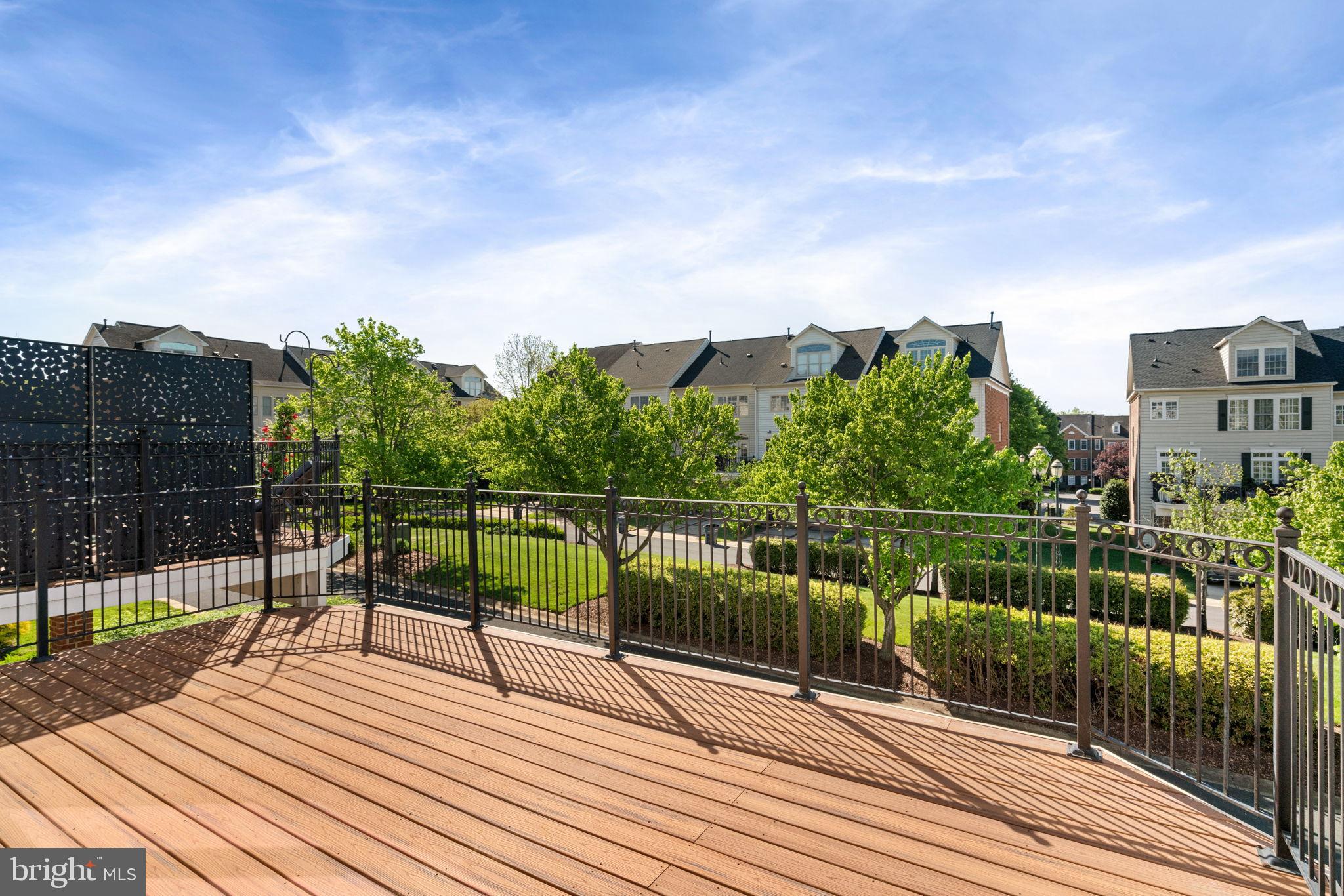 RIVER CREEK - Residential