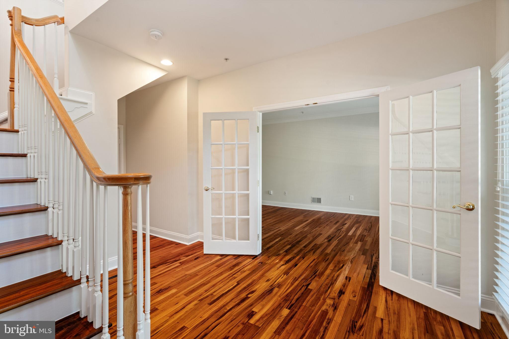 RIVER CREEK - Residential