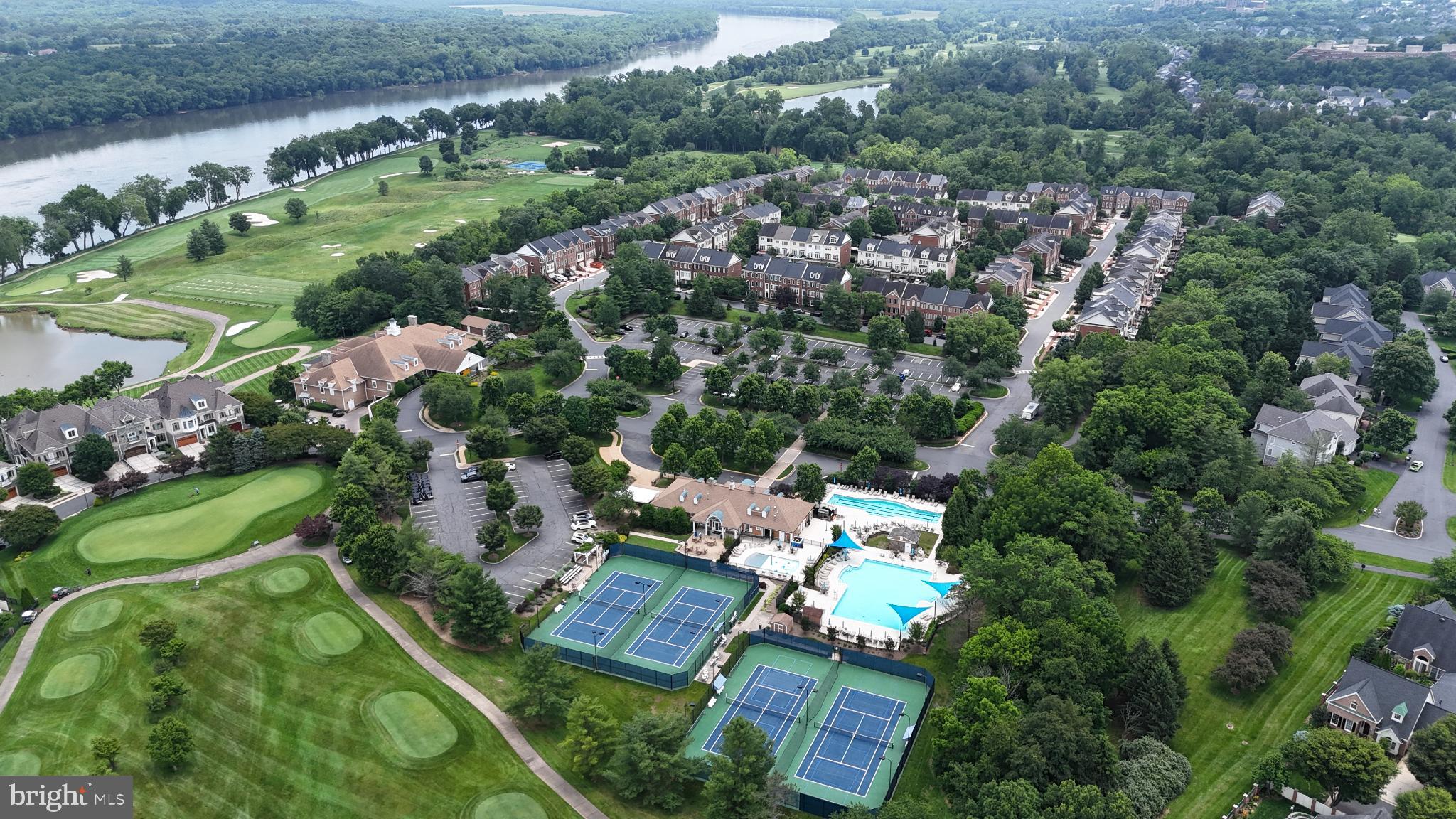 RIVER CREEK - Residential