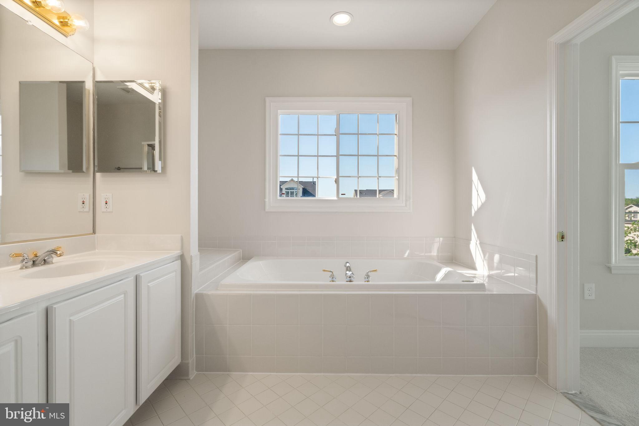 RIVER CREEK - Residential