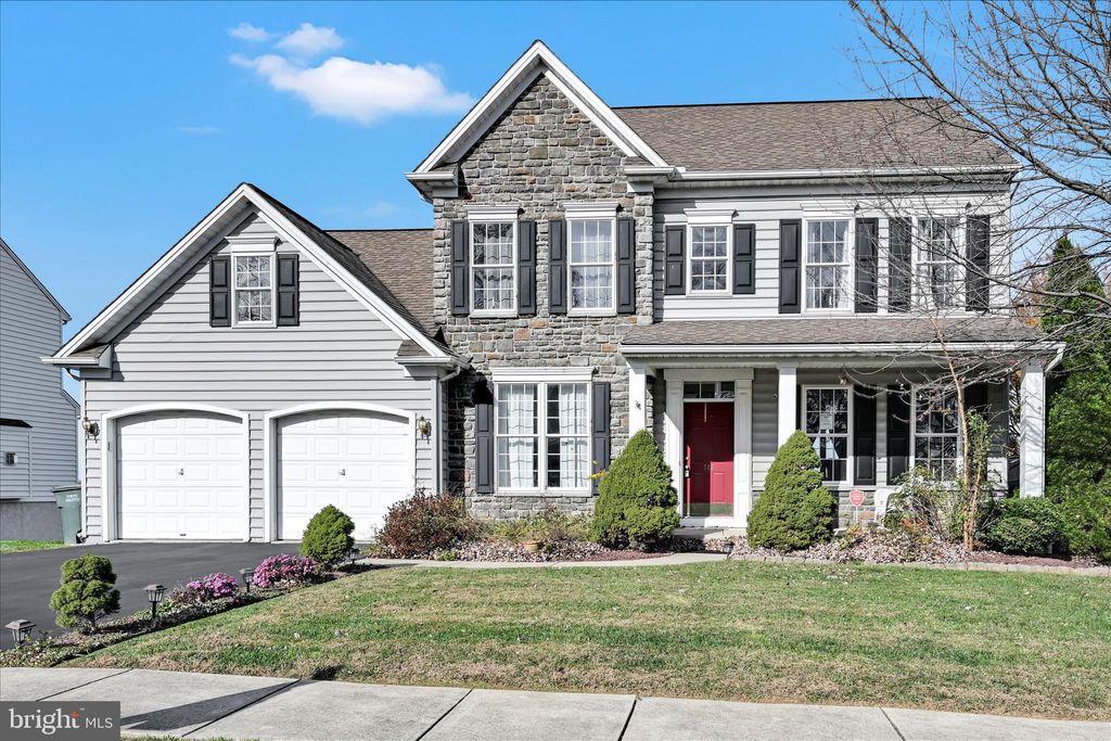 Photo of 748 Connolly Drive, RED LION, PA 17356 (MLS # PAYK2093362)