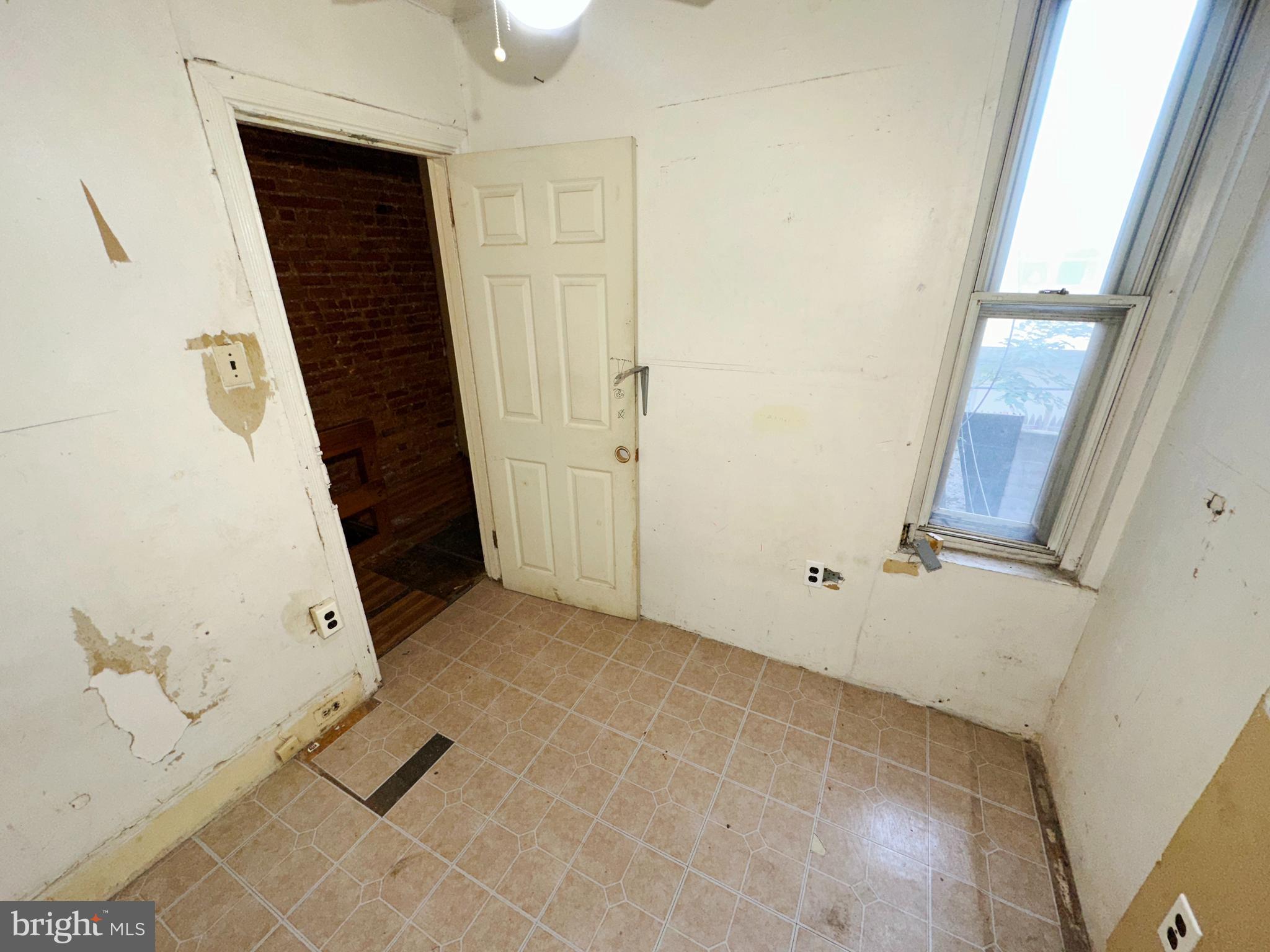 POINT BREEZE - Residential