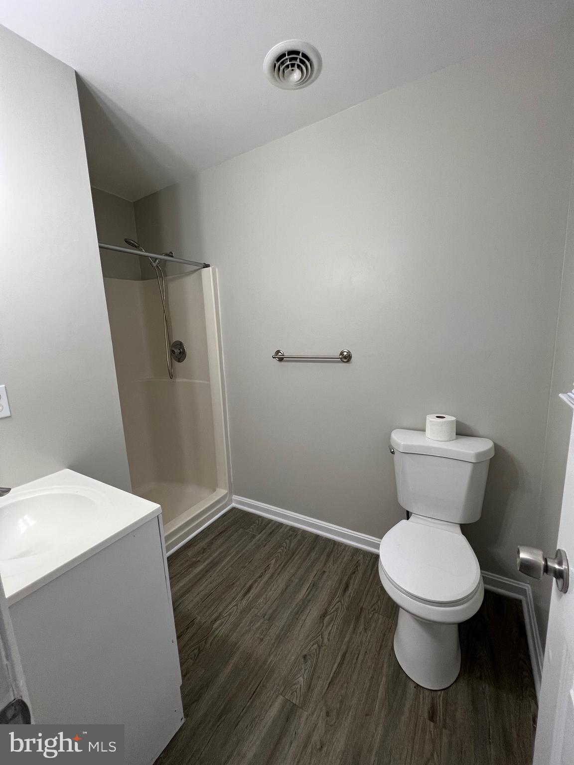 DRUM POINT - Residential Lease