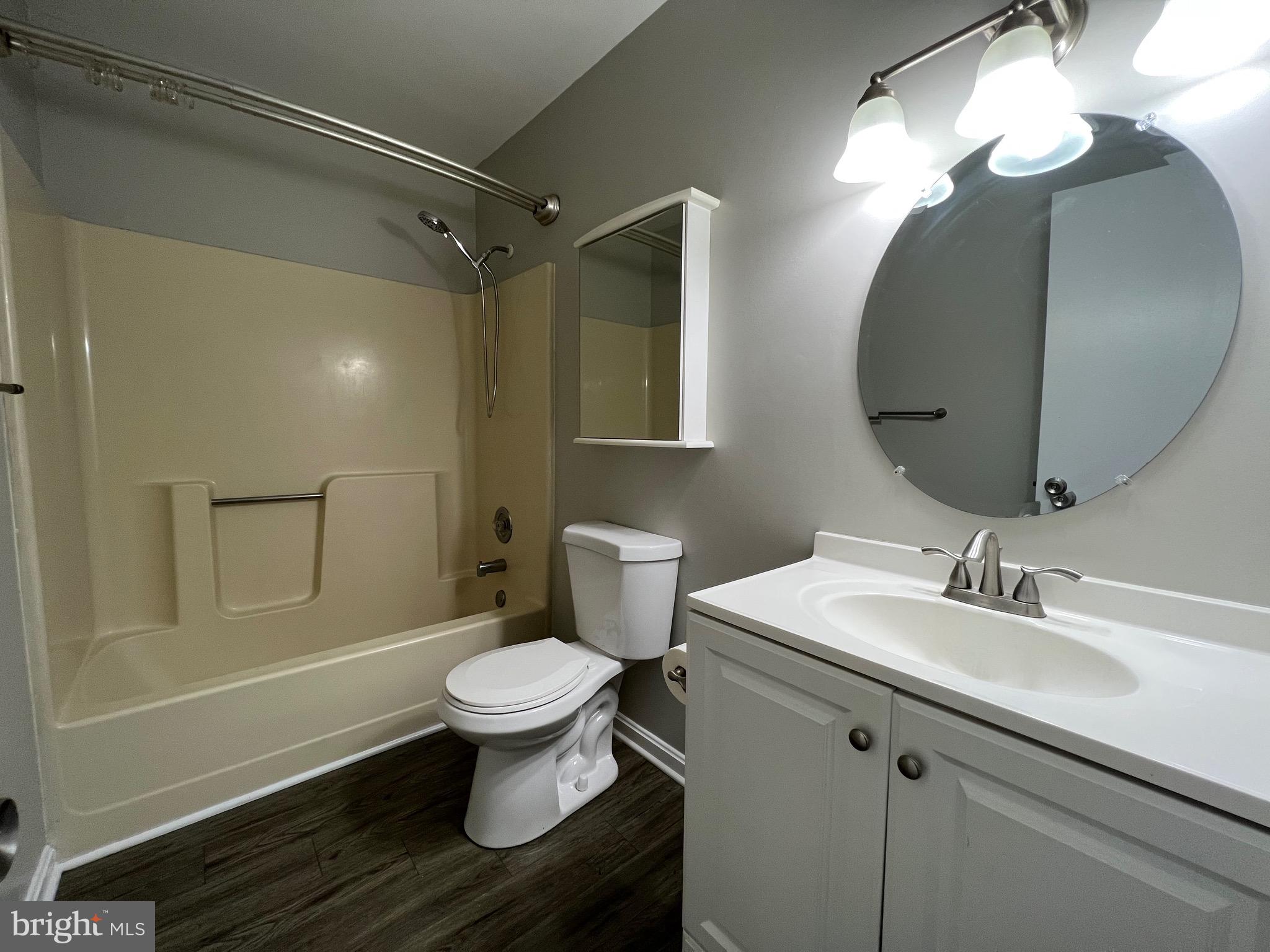 DRUM POINT - Residential Lease