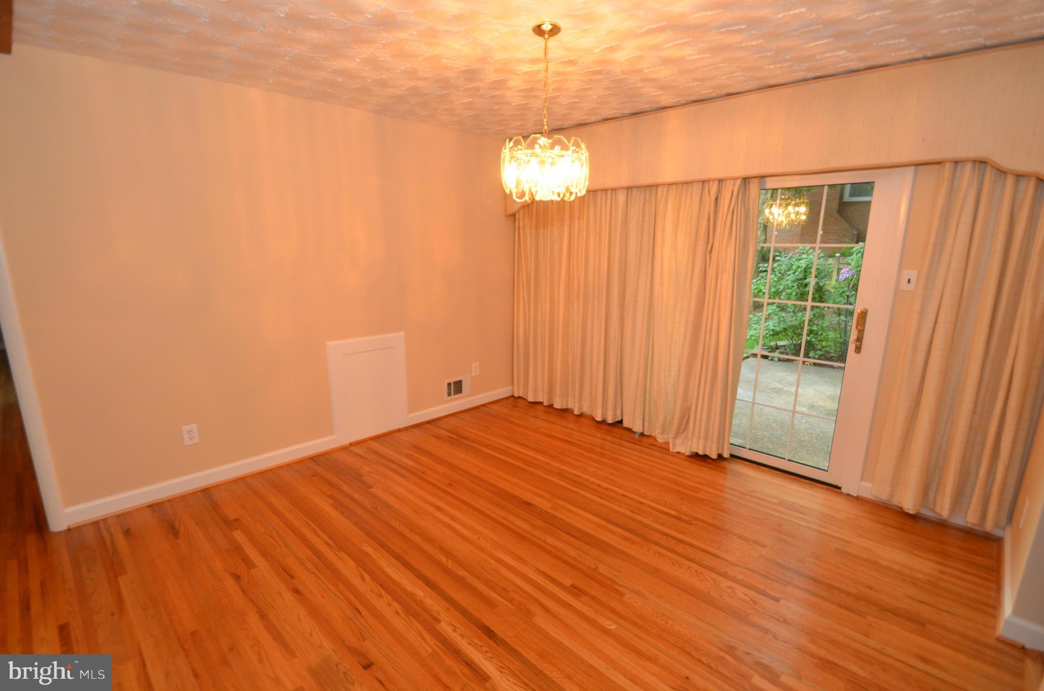 ROLLING VALLEY - Residential Lease