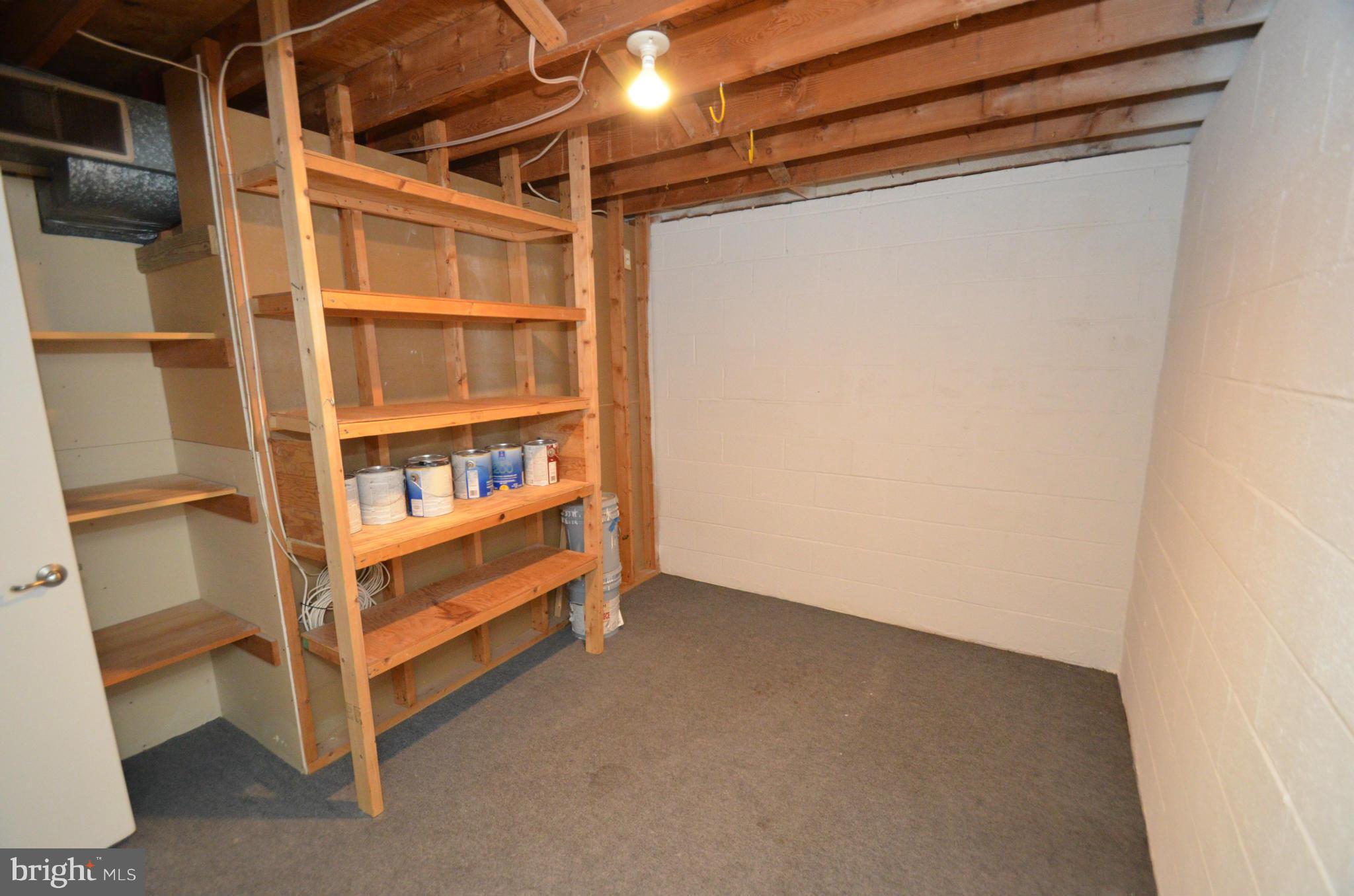 ROLLING VALLEY - Residential Lease