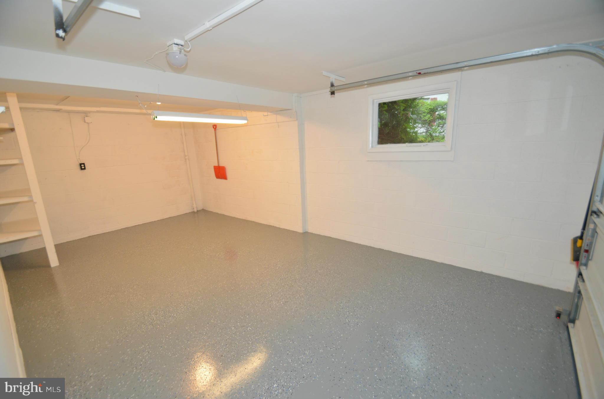 ROLLING VALLEY - Residential Lease