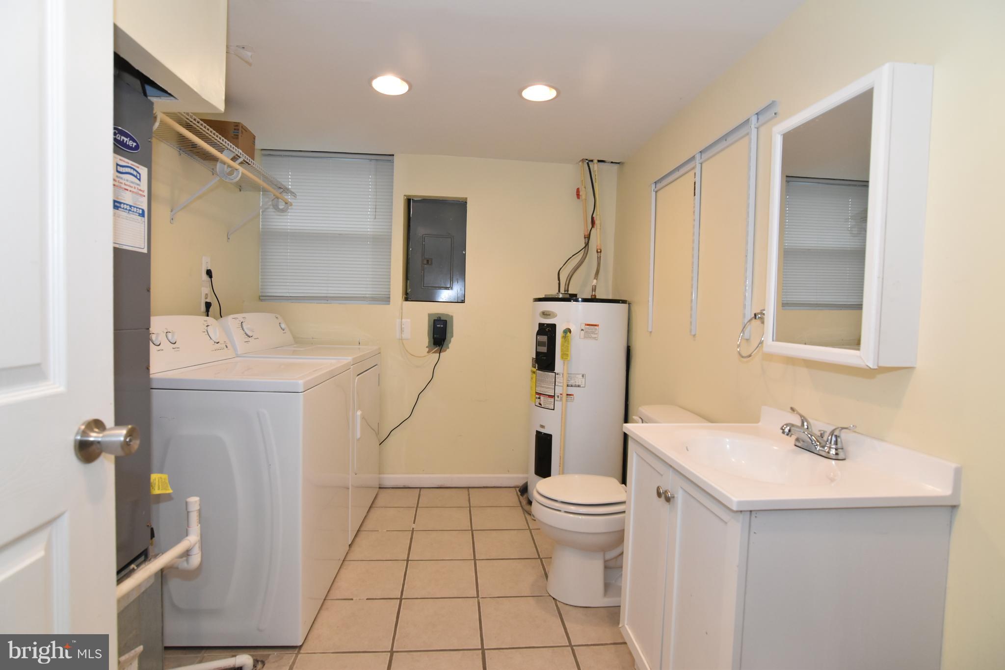 OWENS BROOKE - Residential Lease