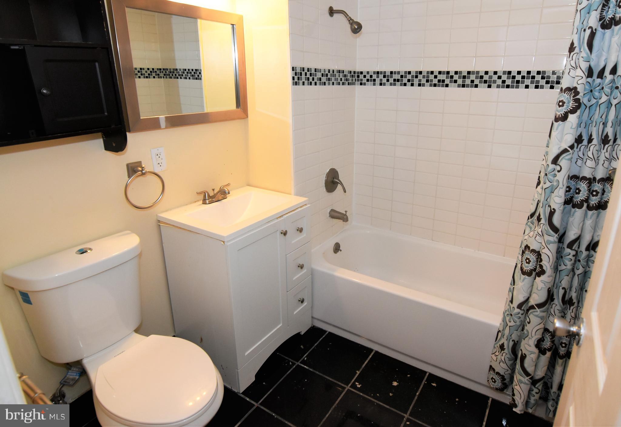 OWENS BROOKE - Residential Lease