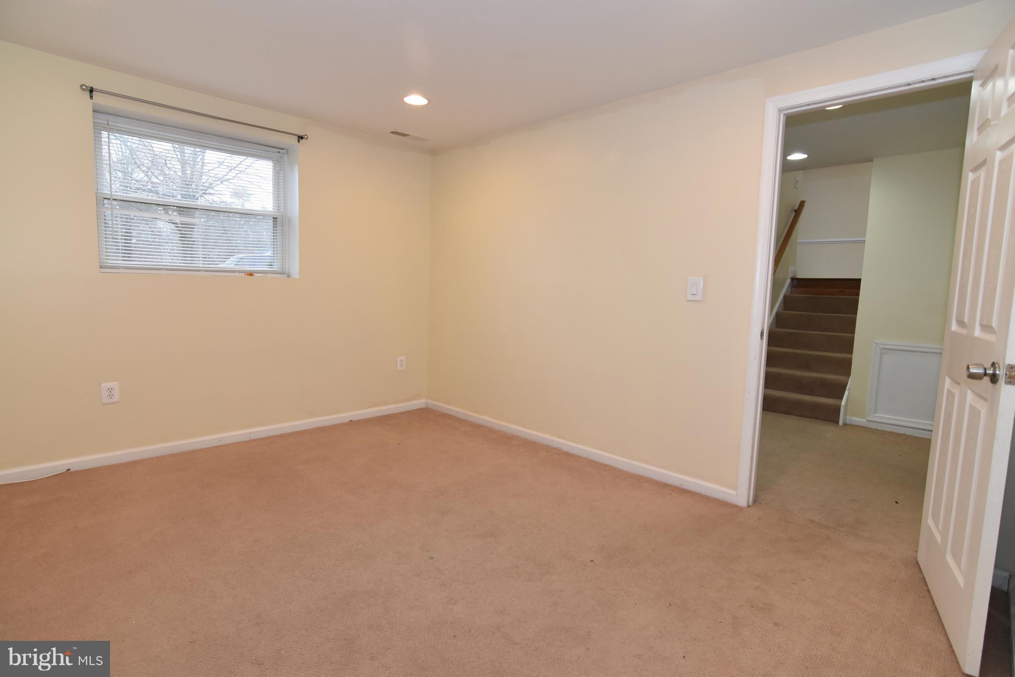 OWENS BROOKE - Residential Lease