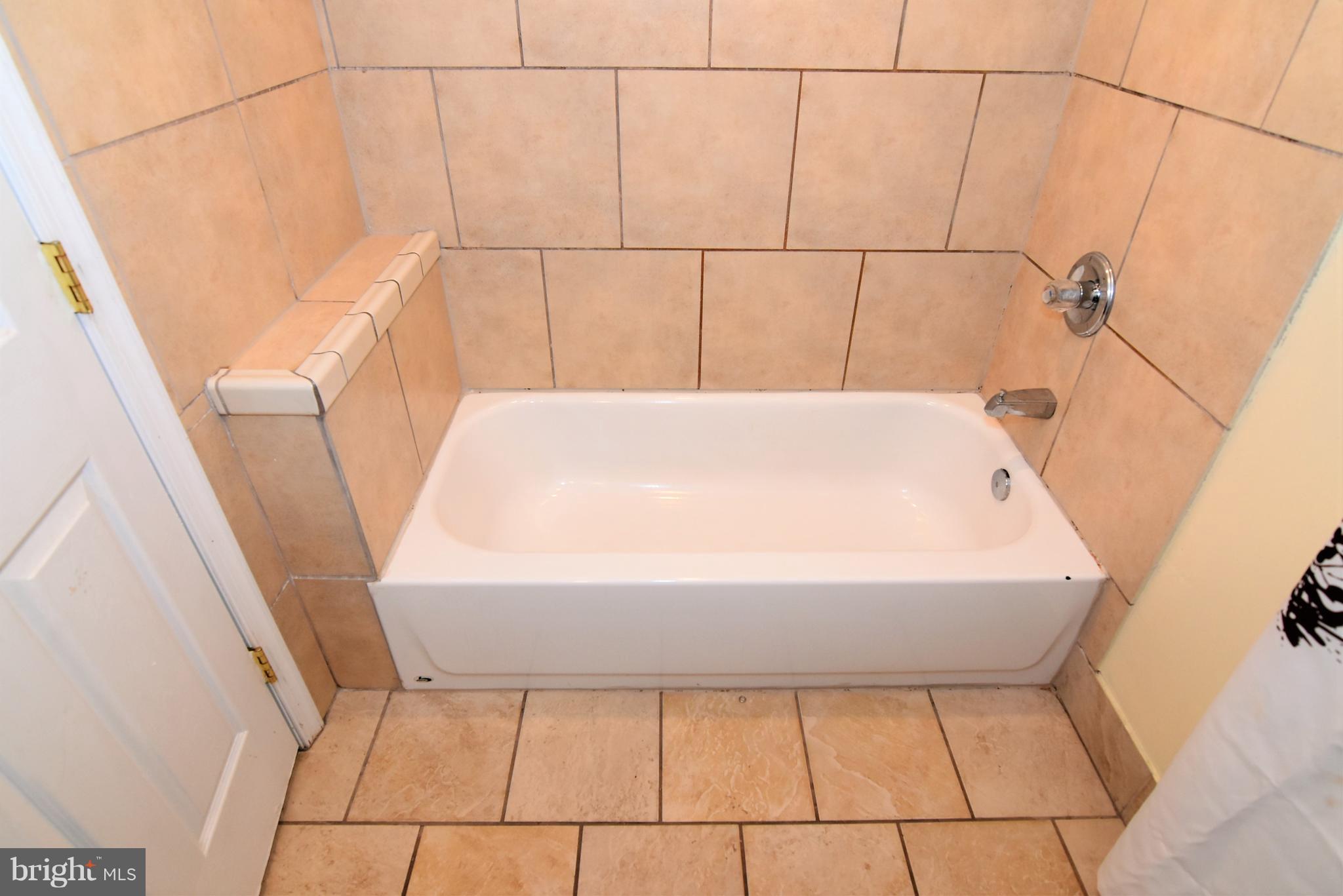 OWENS BROOKE - Residential Lease