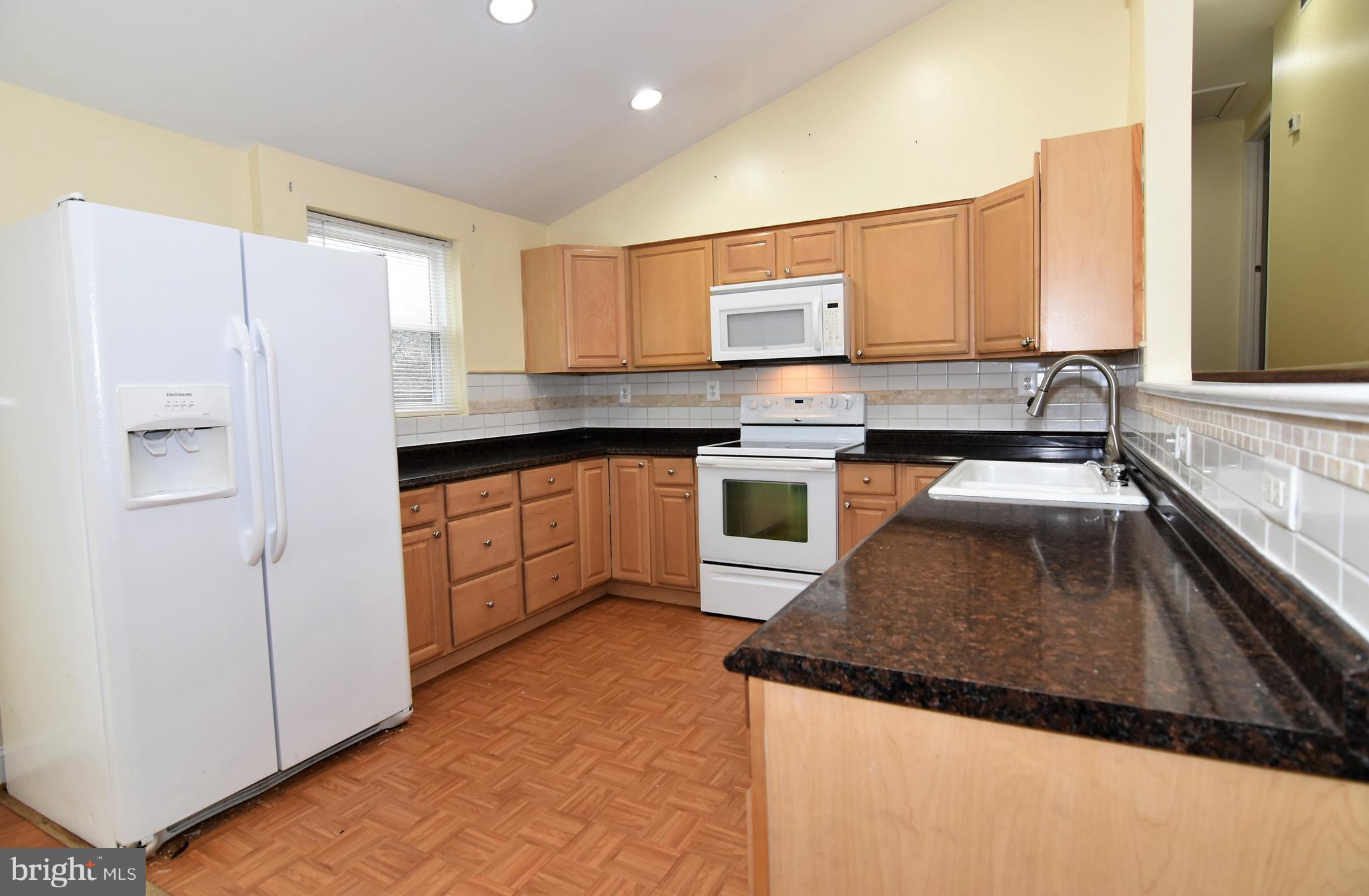 OWENS BROOKE - Residential Lease