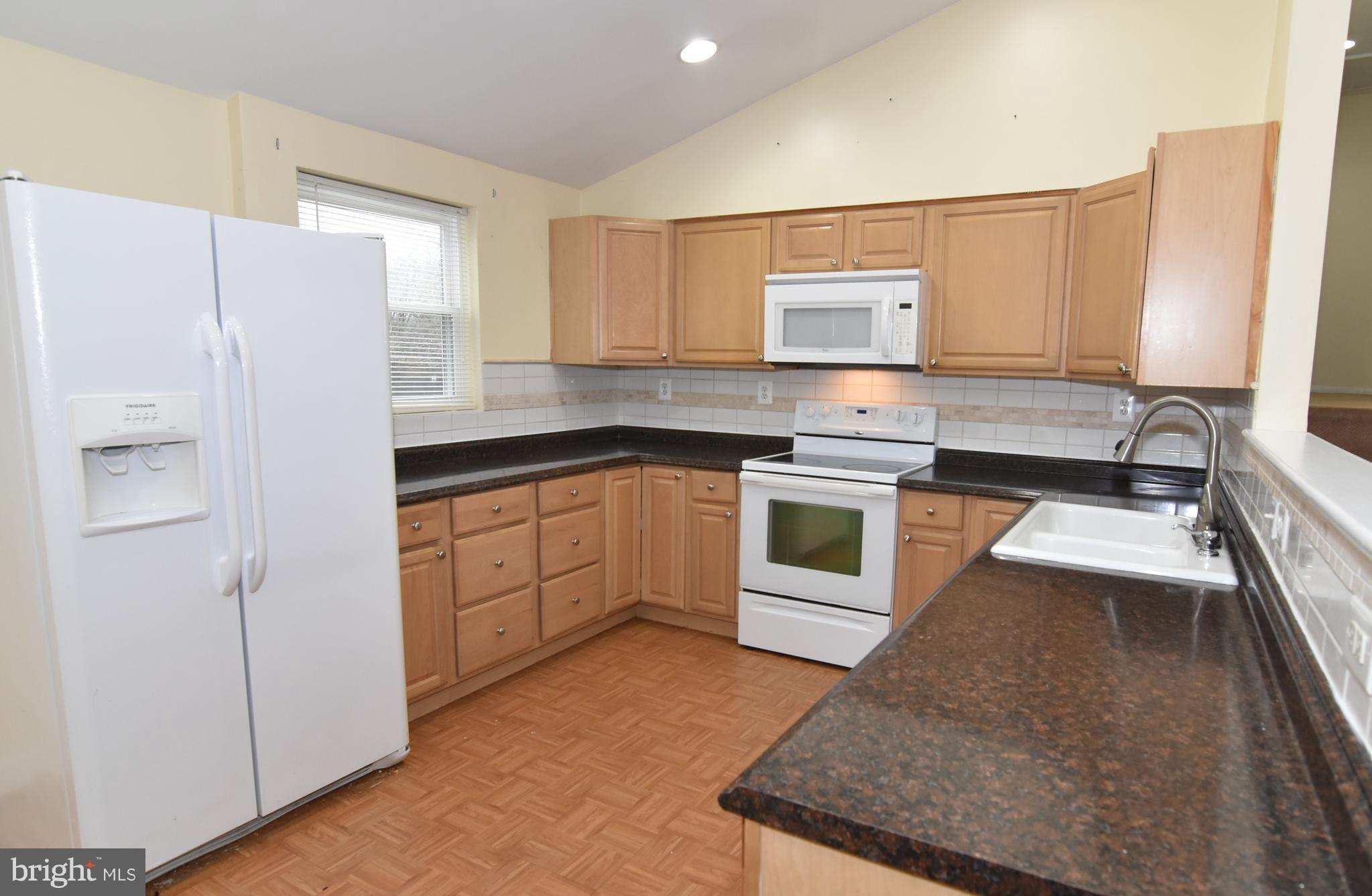 OWENS BROOKE - Residential Lease