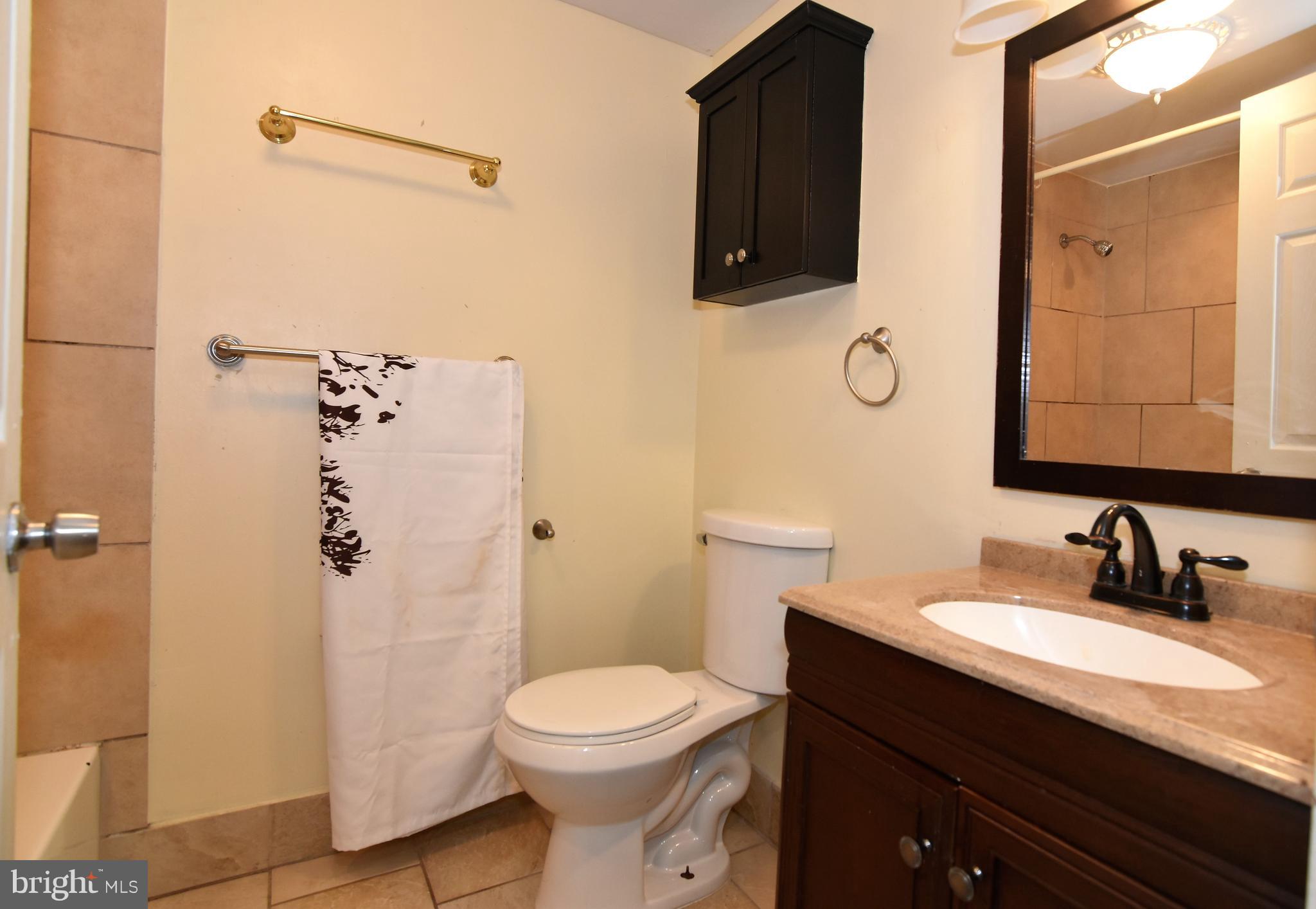 OWENS BROOKE - Residential Lease