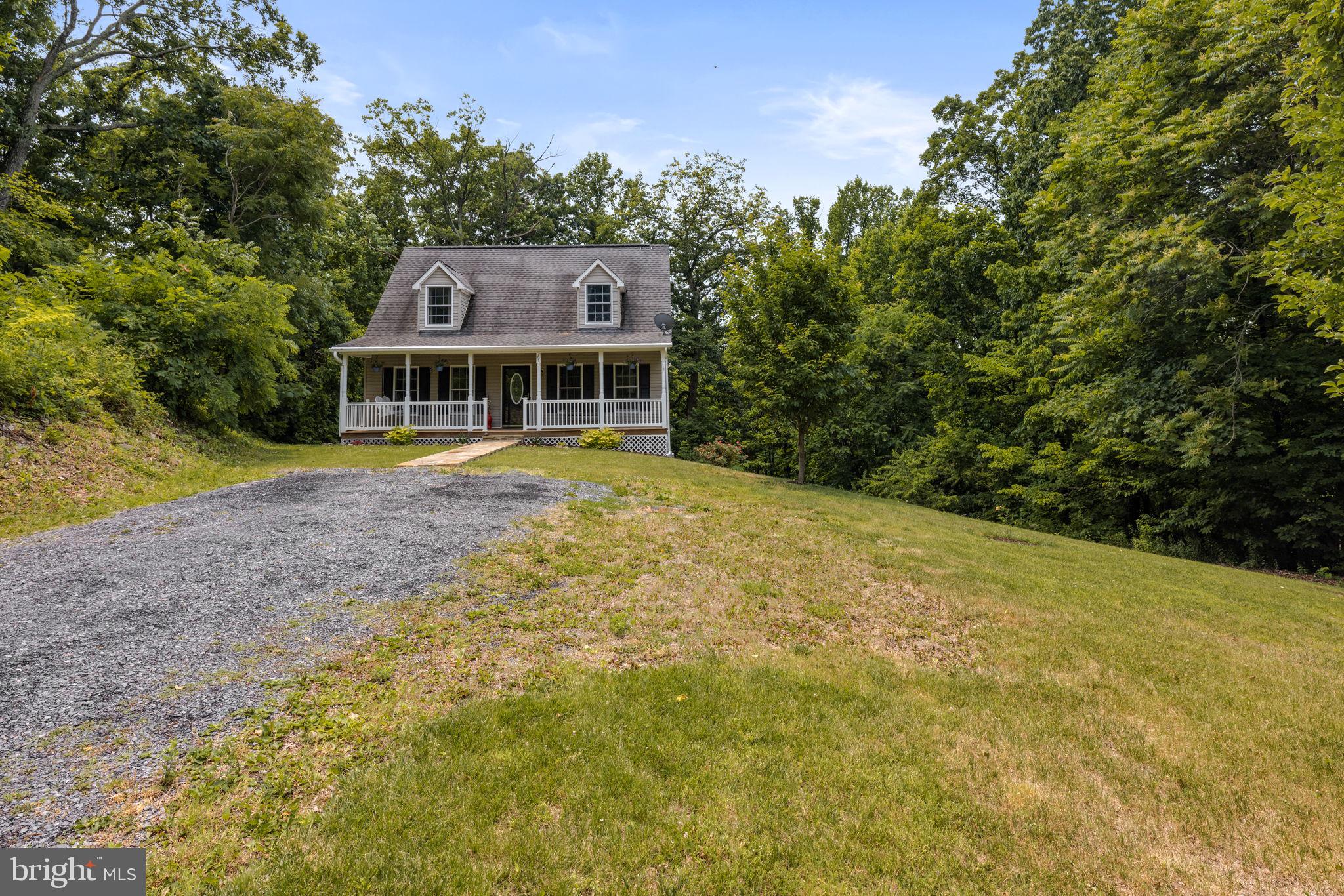 LAKE FRONT ROYAL - Residential