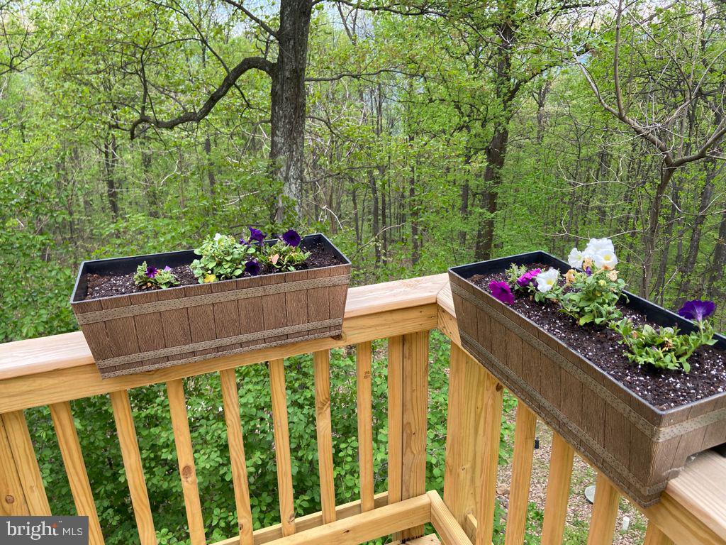 LAKE FRONT ROYAL - Residential