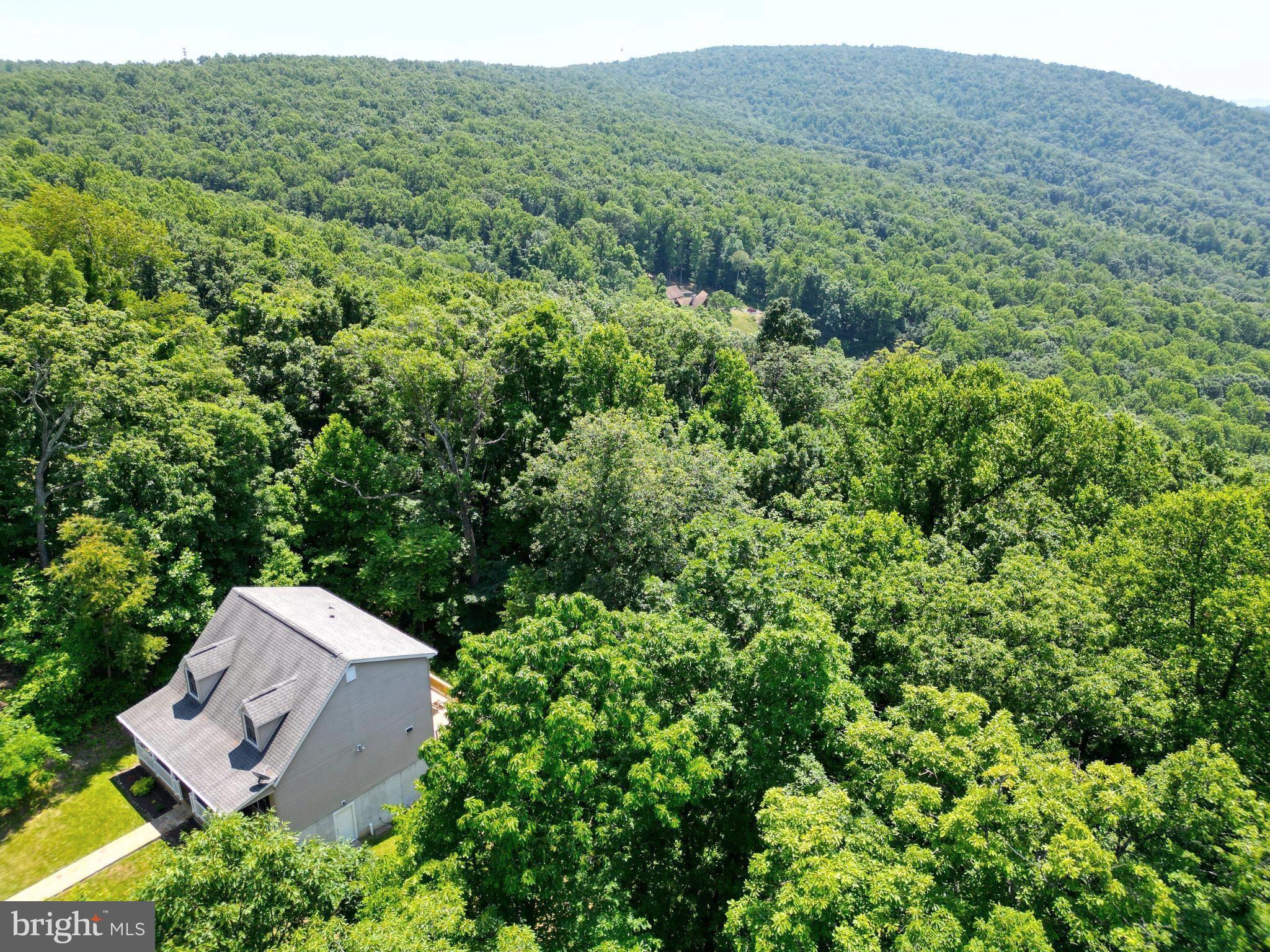 LAKE FRONT ROYAL - Residential