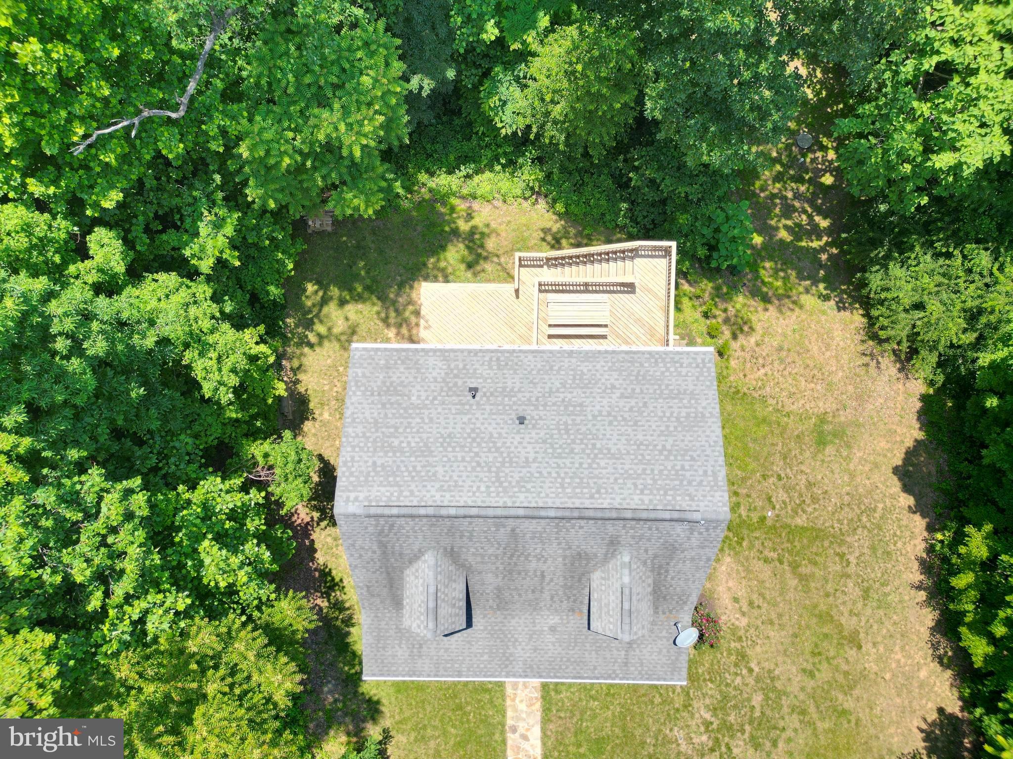 LAKE FRONT ROYAL - Residential