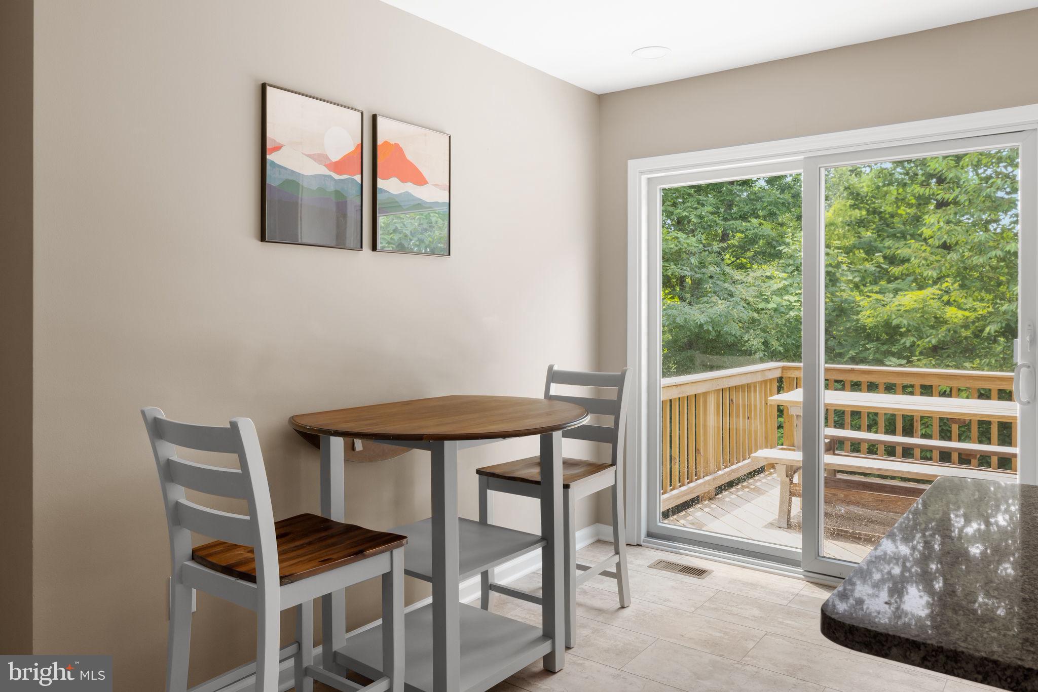 LAKE FRONT ROYAL - Residential