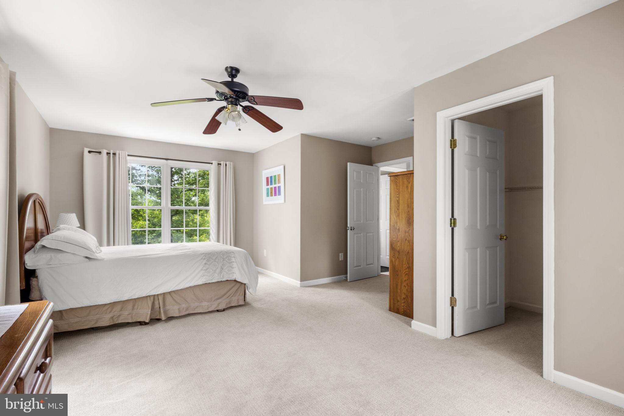 LAKE FRONT ROYAL - Residential