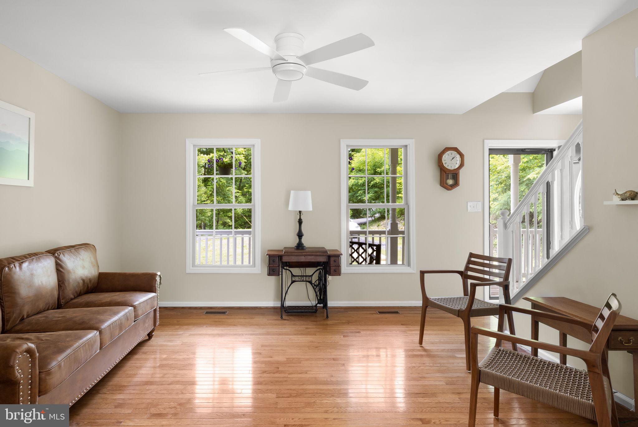 LAKE FRONT ROYAL - Residential