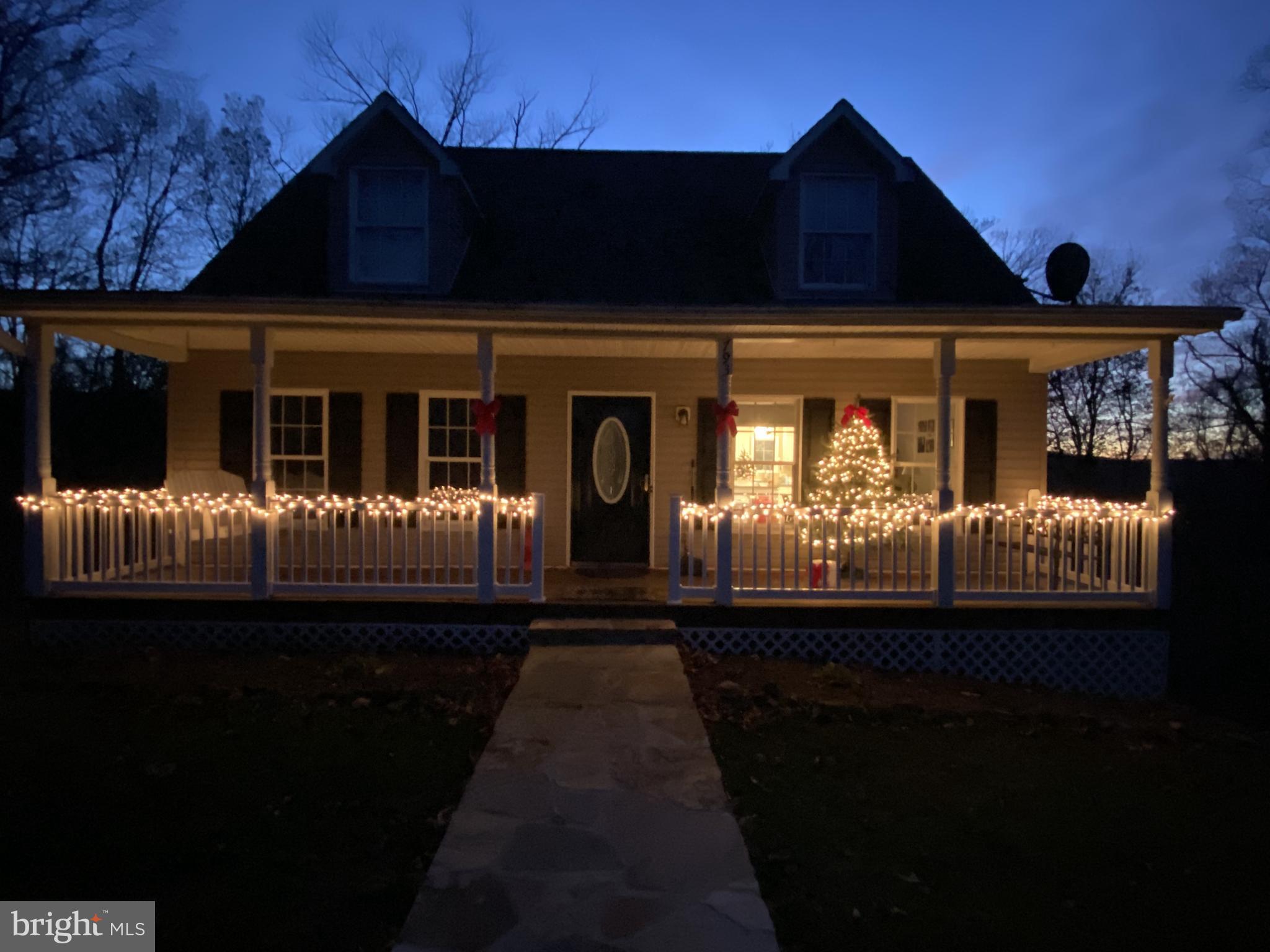 LAKE FRONT ROYAL - Residential