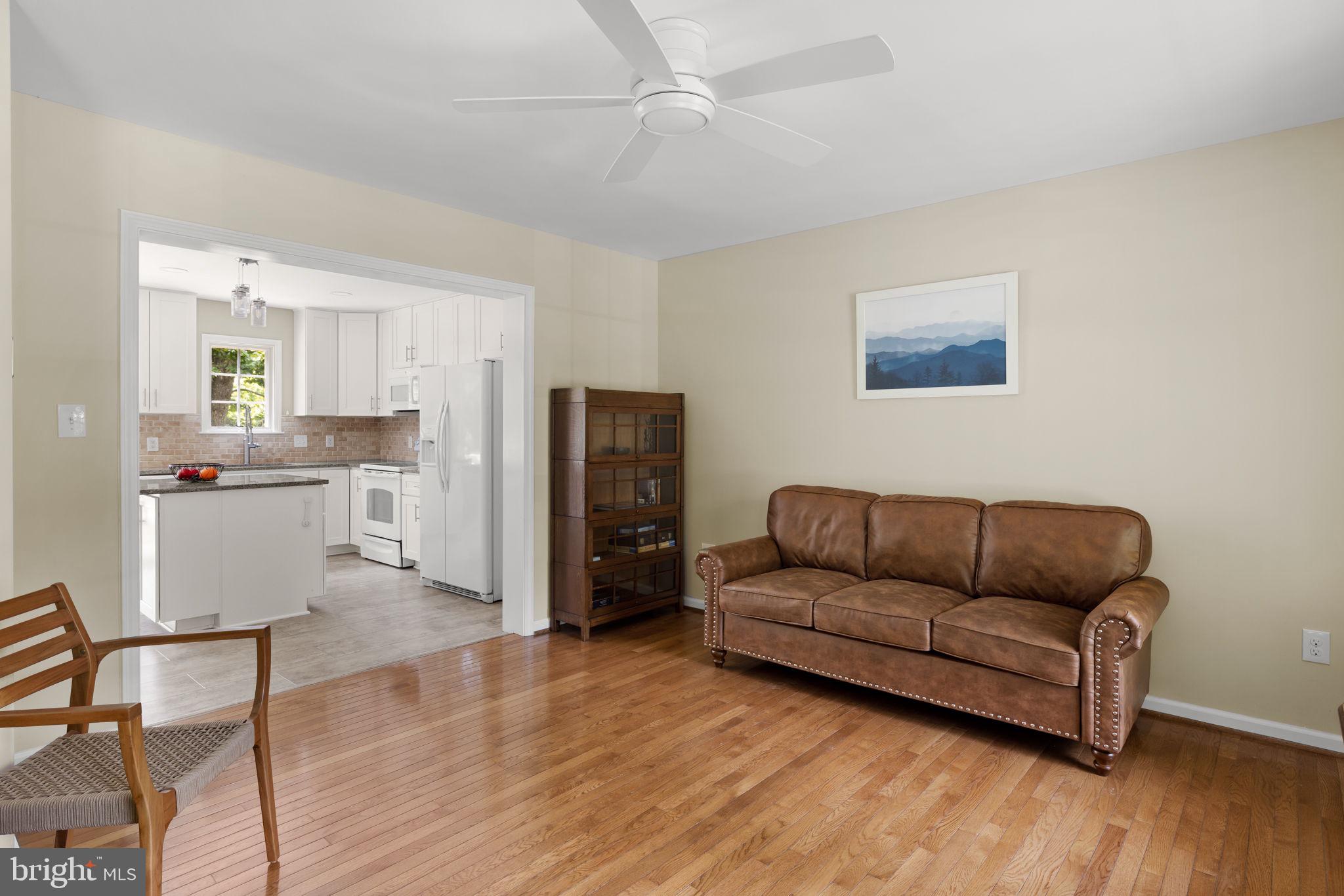 LAKE FRONT ROYAL - Residential