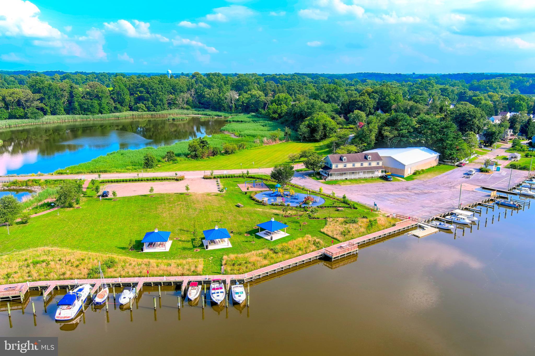 CENTREVILLE - Residential