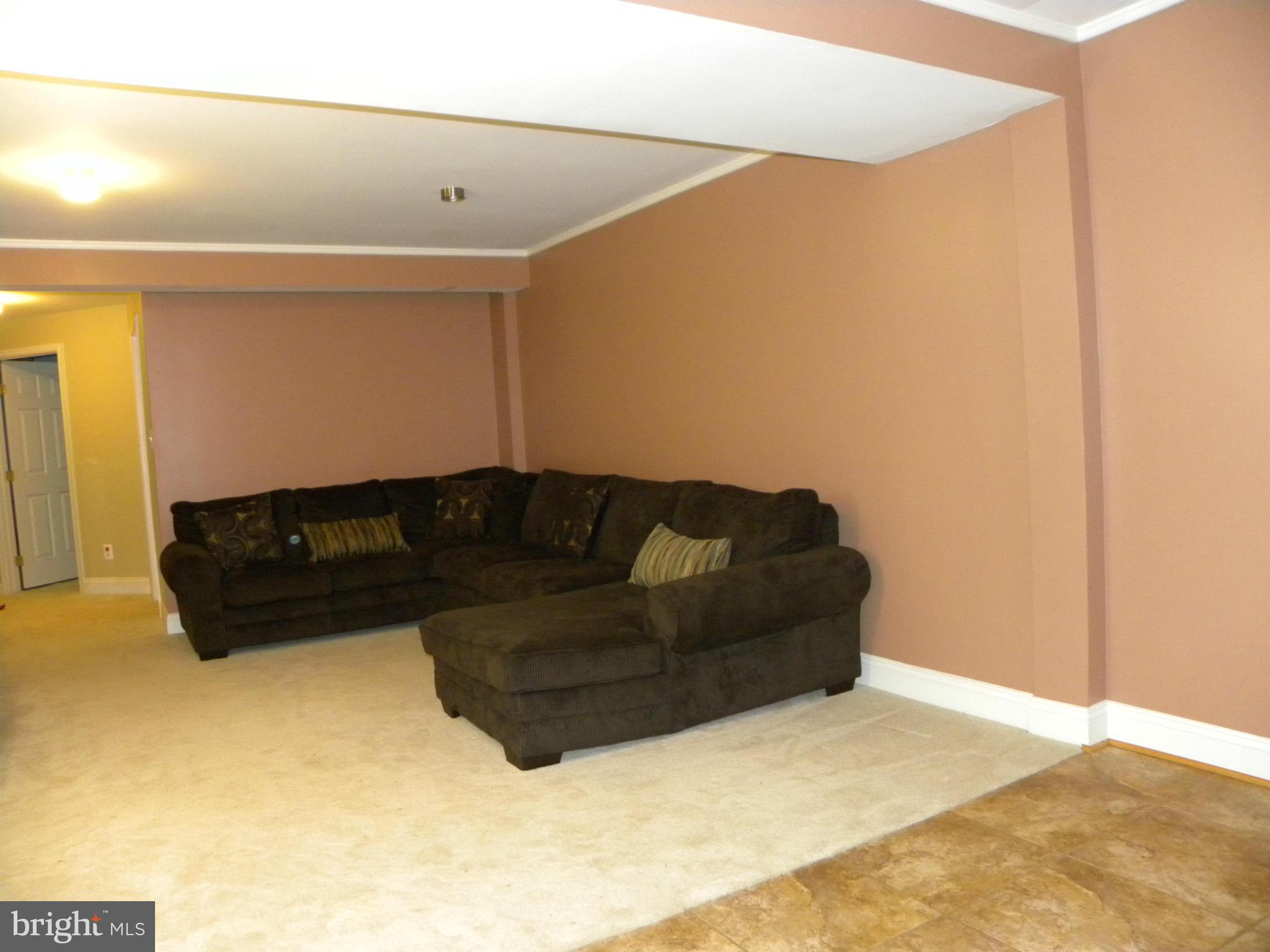 WELLESLEY - Residential Lease