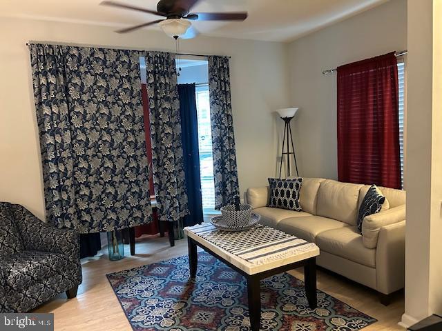 THE COTTAGES AT NORMAN CREEK - Residential Lease