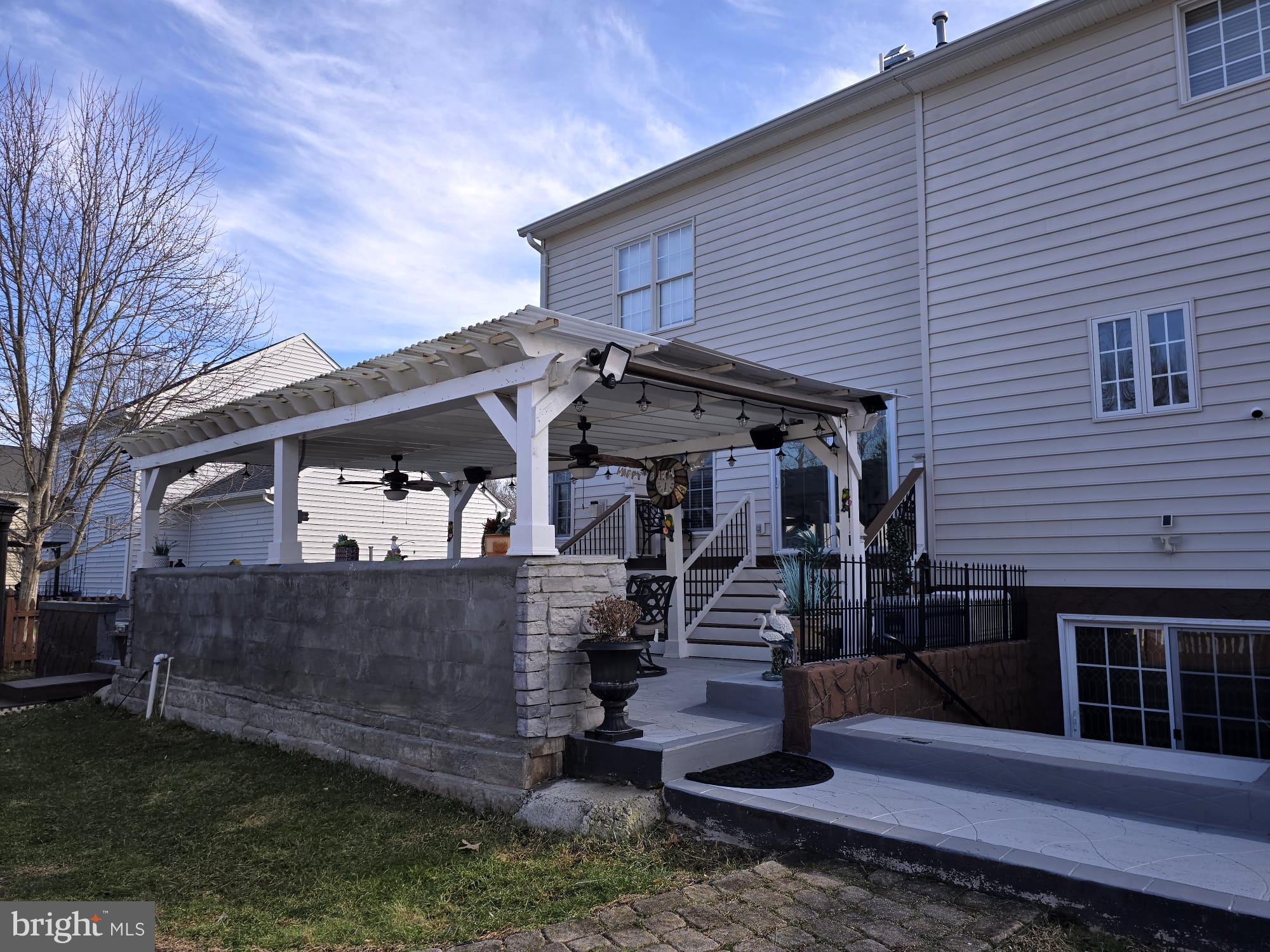 SALEM FIELDS - Residential