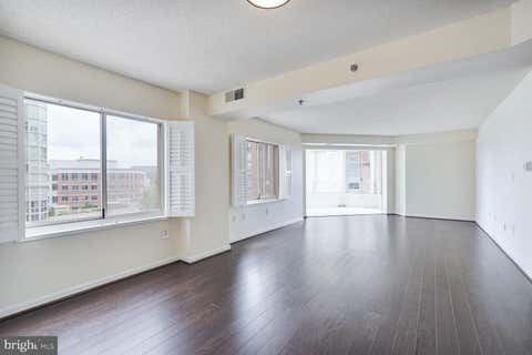 Condo For Sale - 2151 Jamieson Avenue #809<br/> ALEXANDRIA, VA 22314