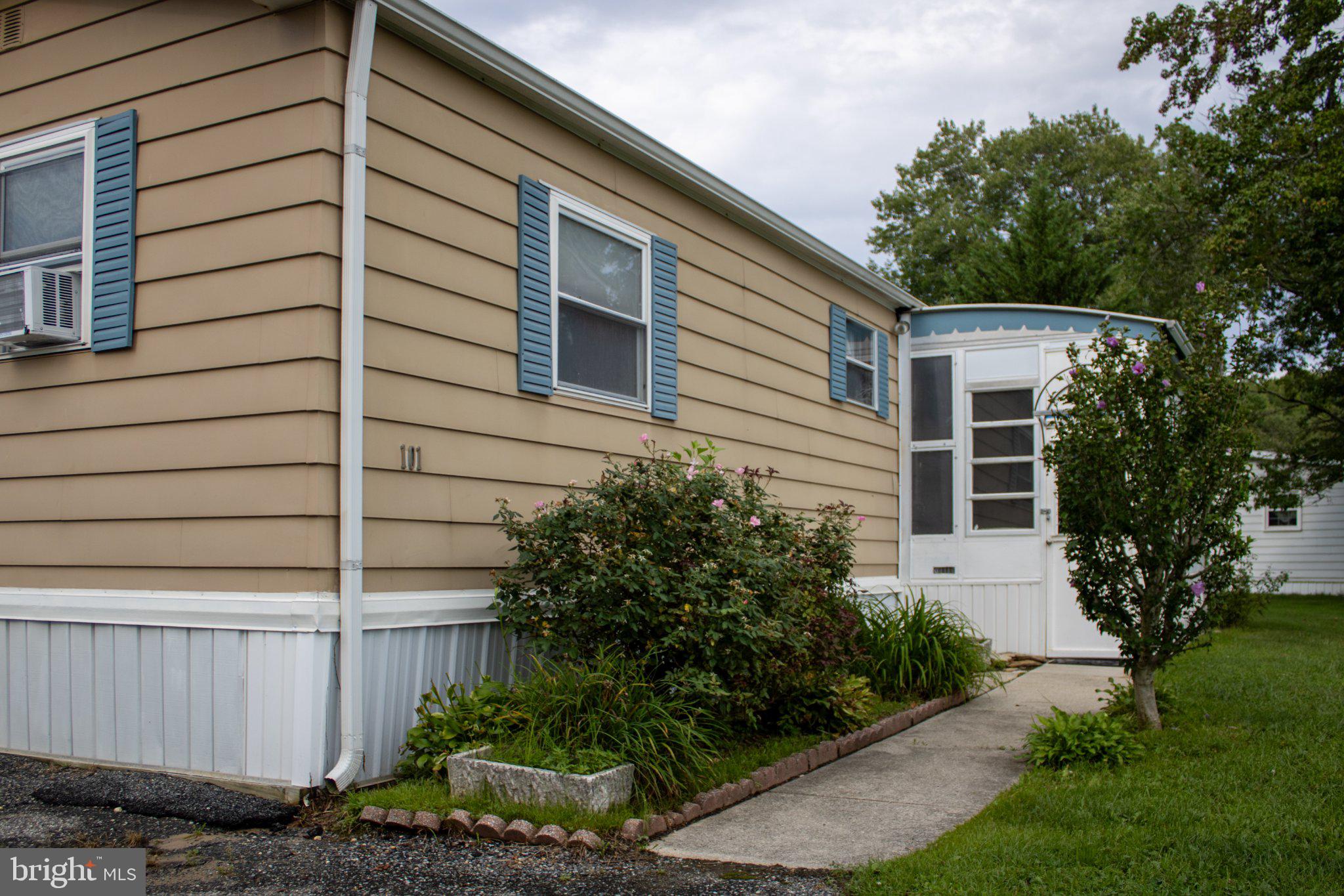 101 COUNTRY LANE