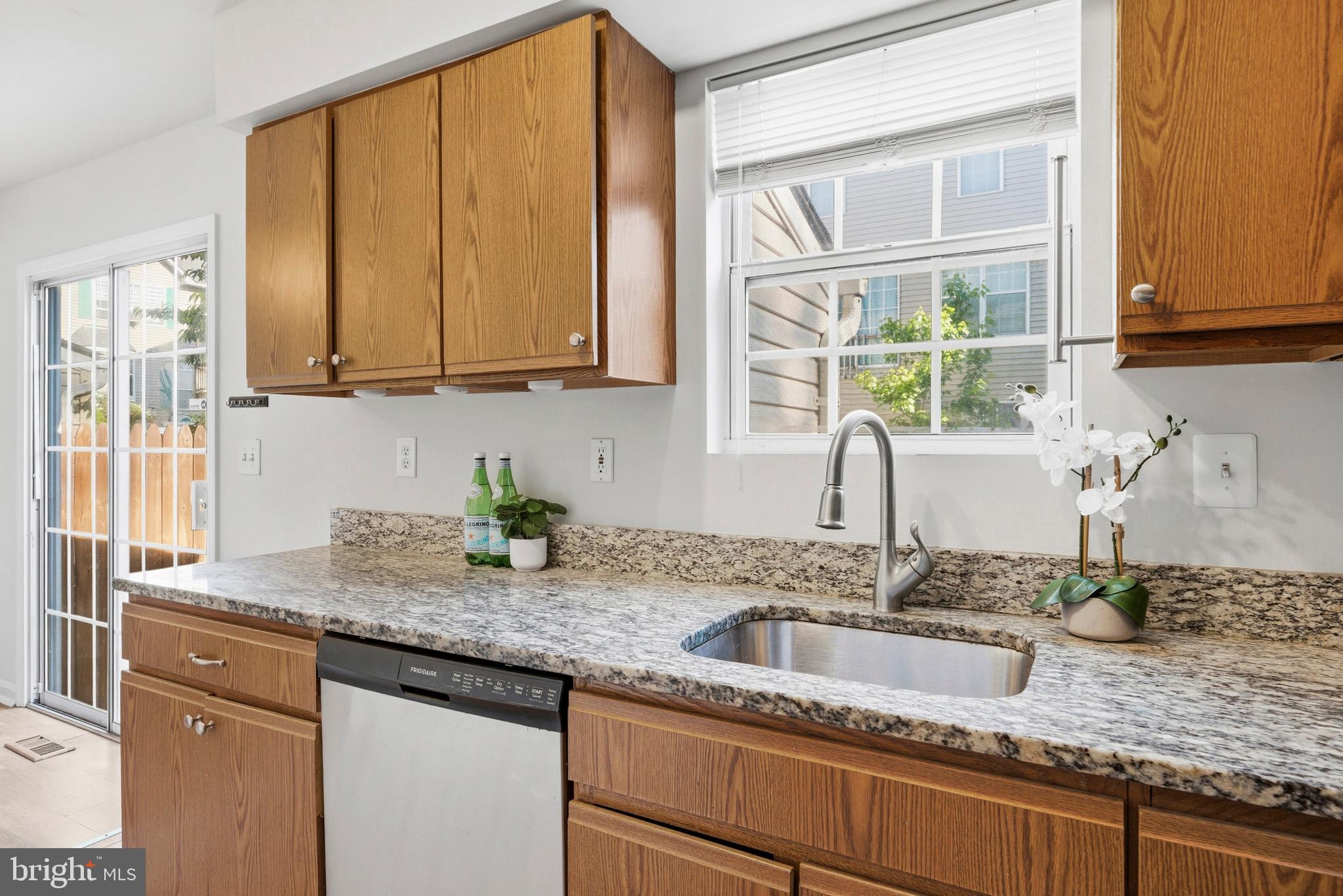 BURNT OAKS - Residential