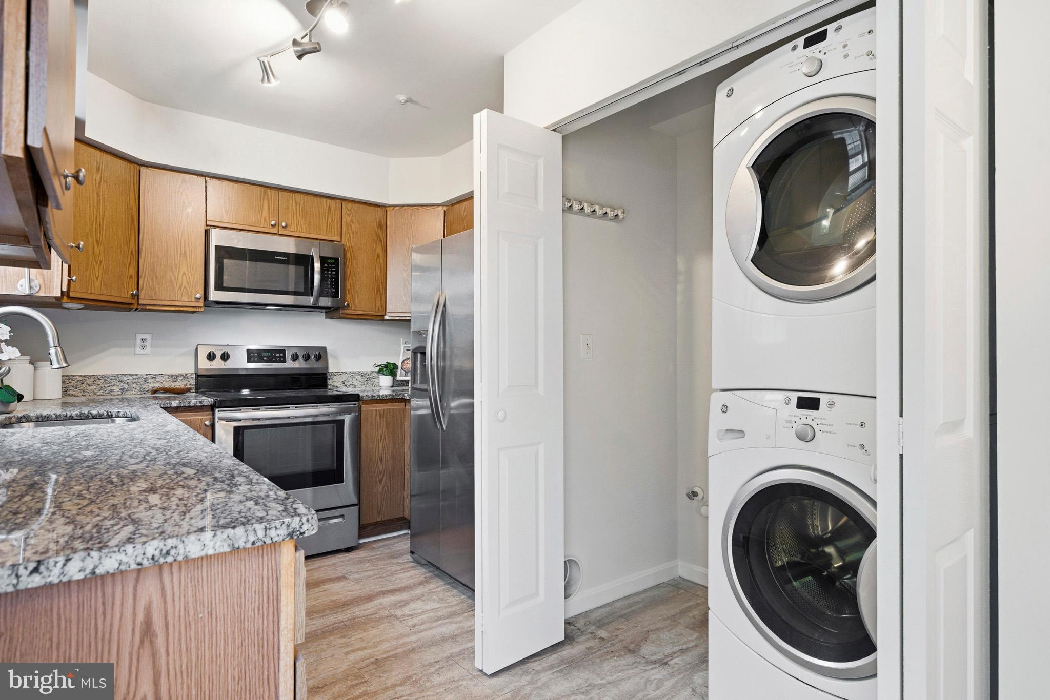 BURNT OAKS - Residential