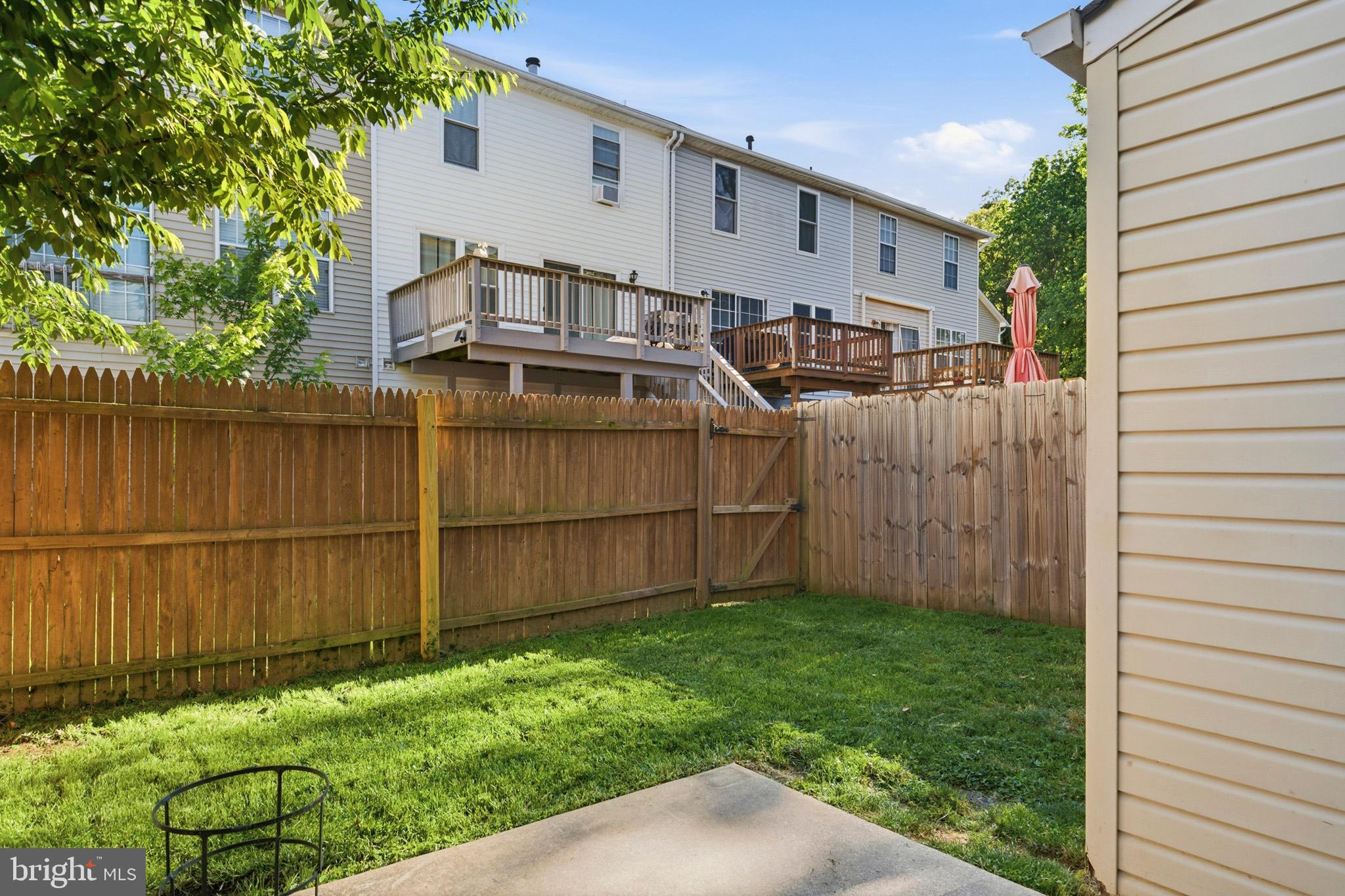 BURNT OAKS - Residential
