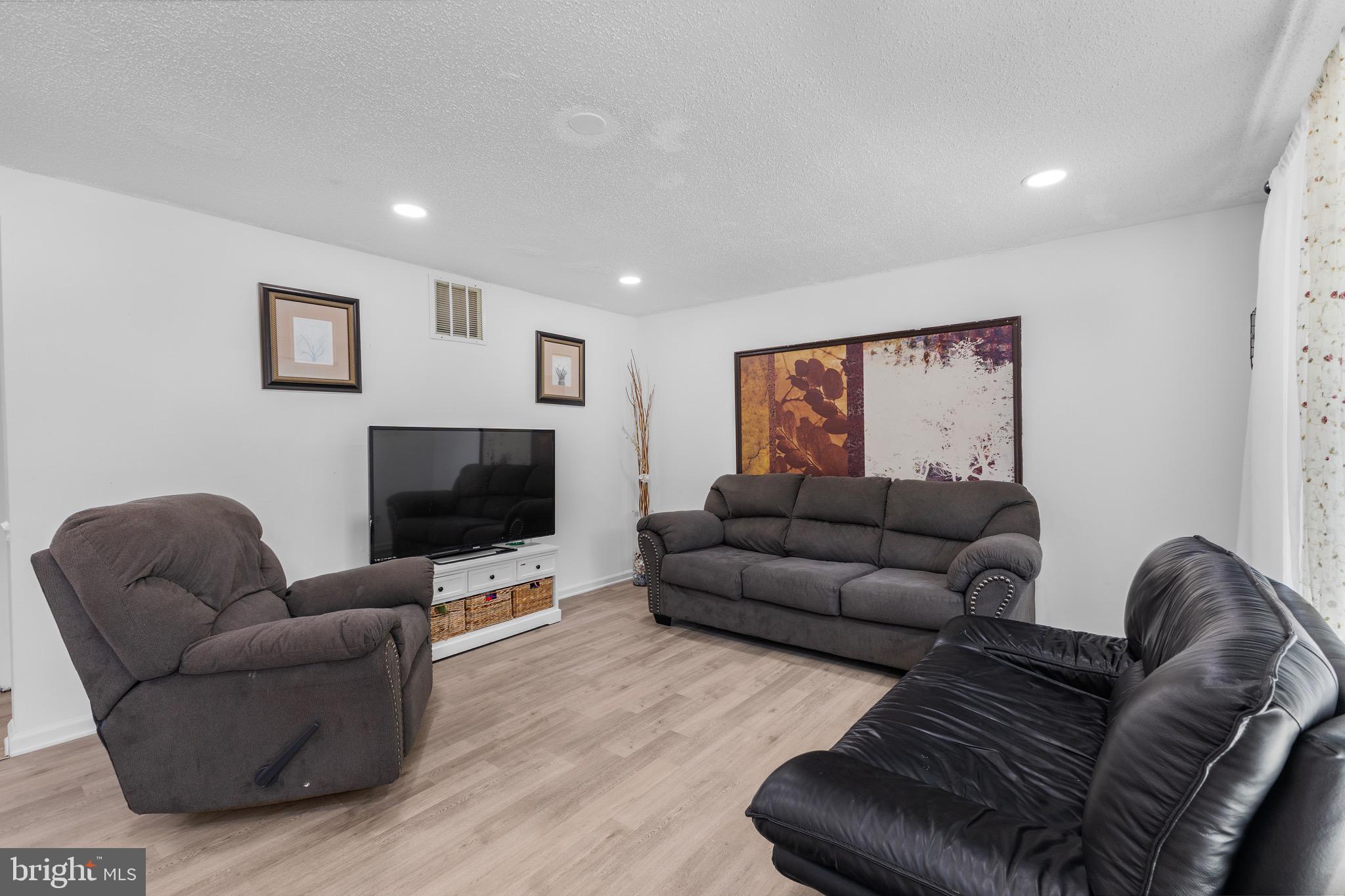 3314 WYNDALE COURT