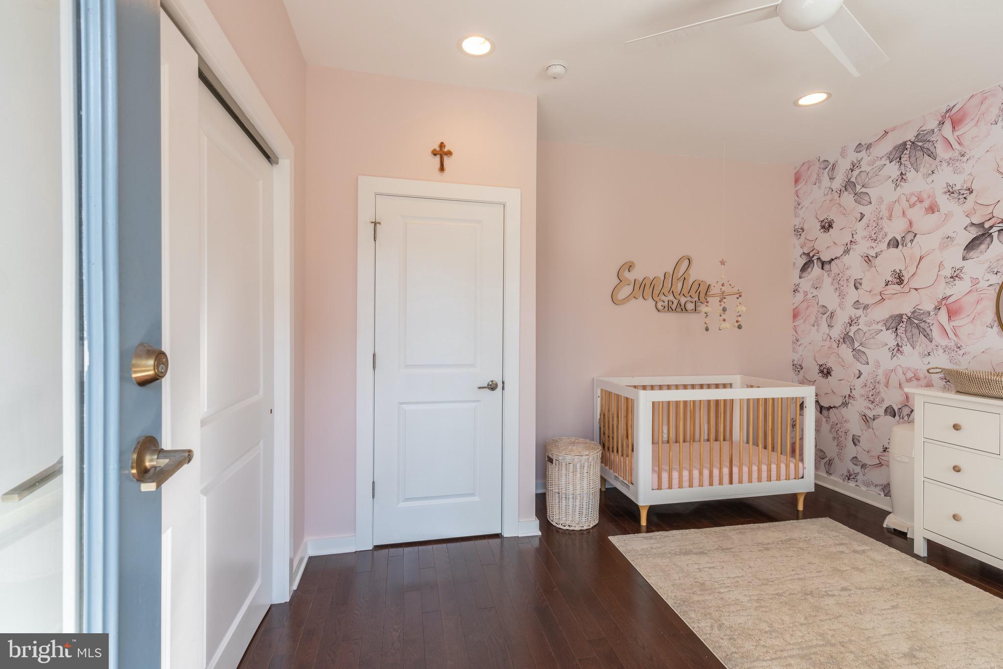 KENSINGTON - Residential