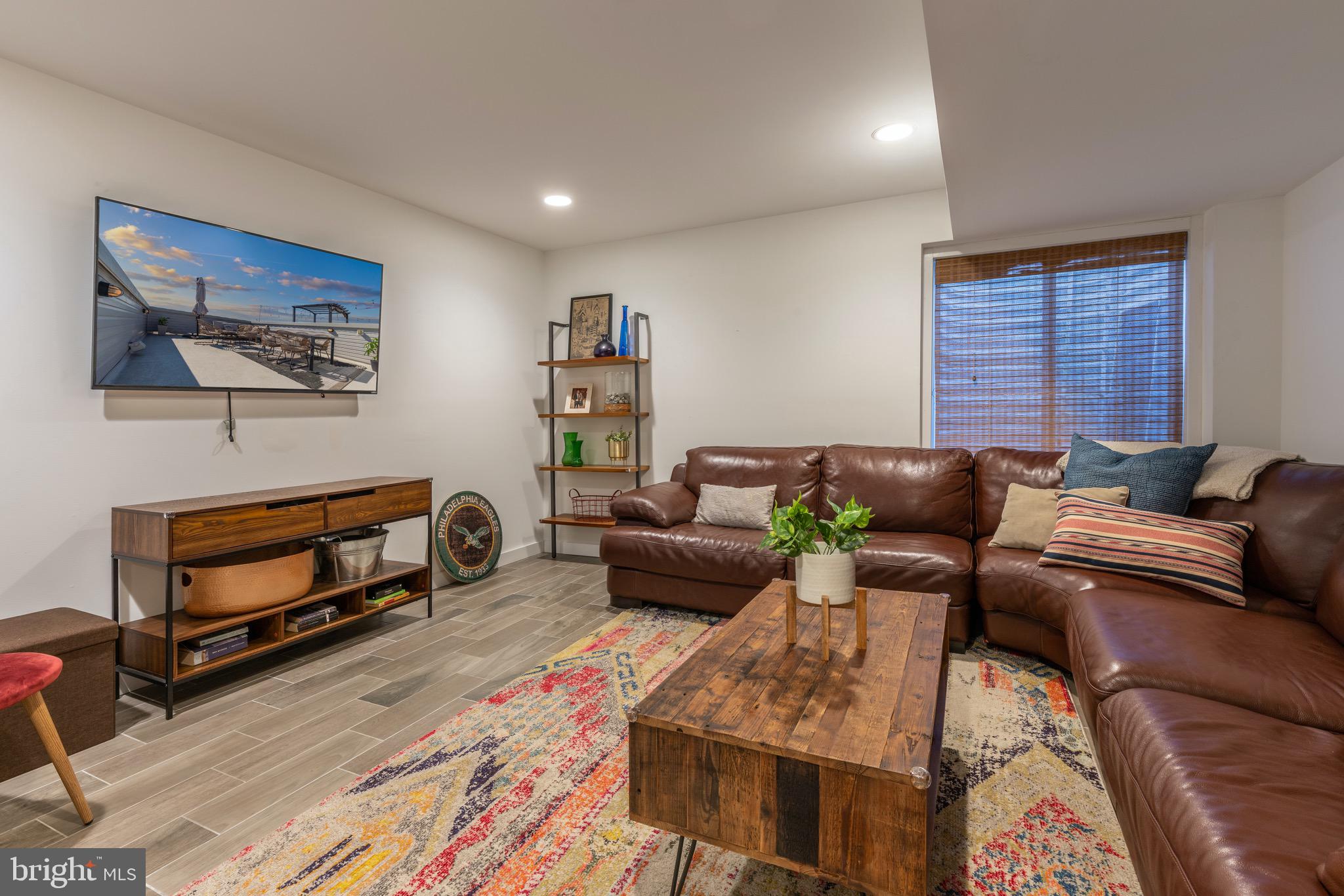 KENSINGTON - Residential