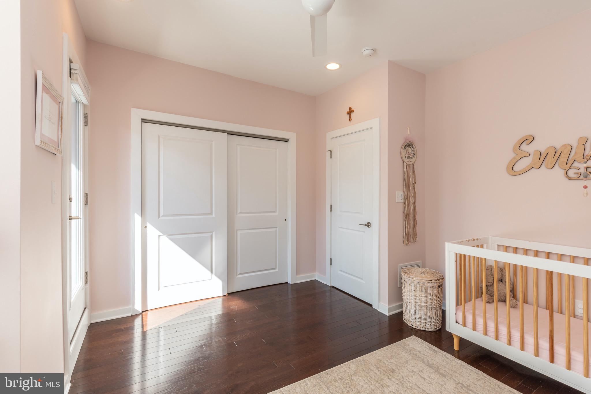 KENSINGTON - Residential